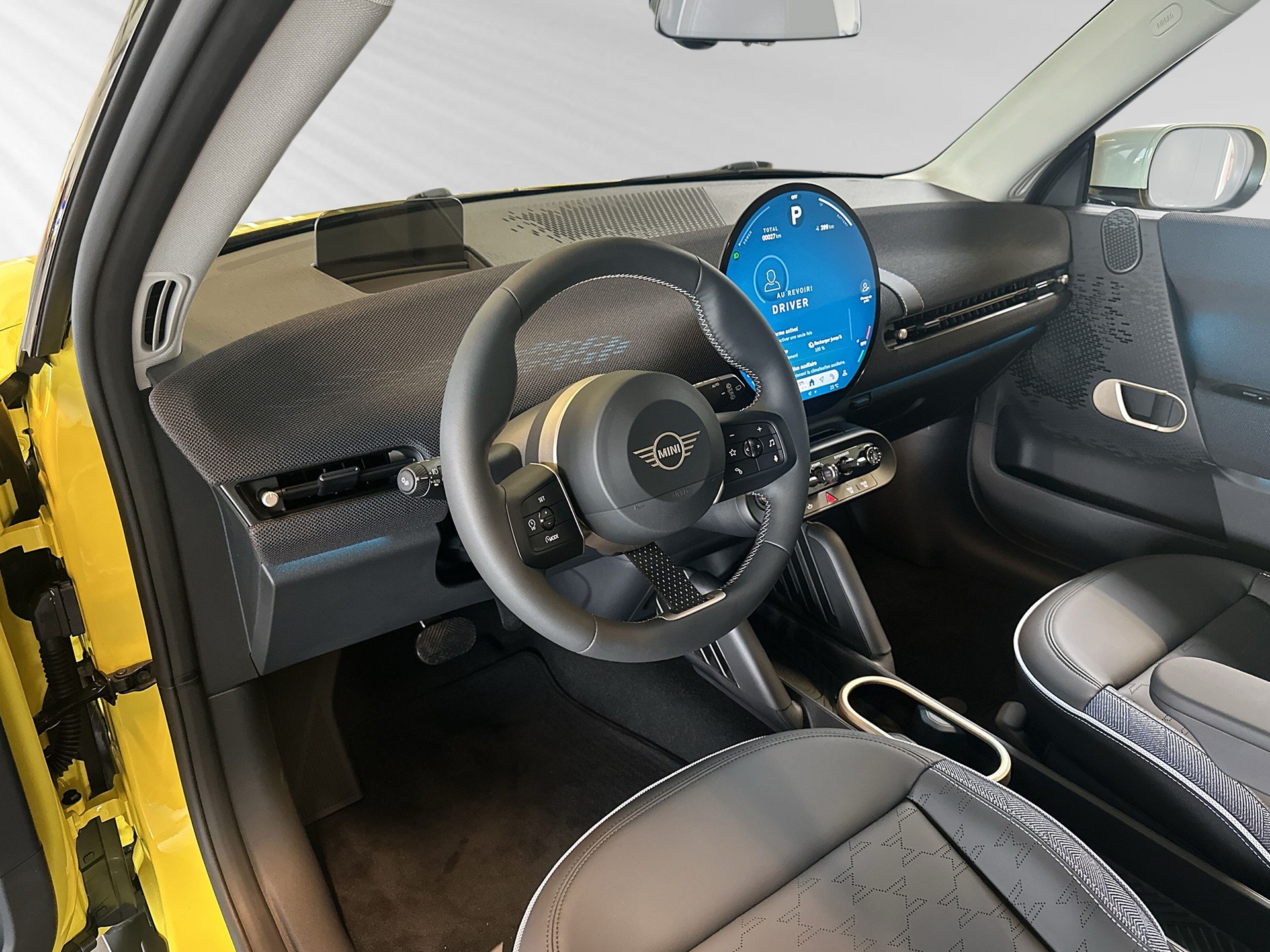 MINI Cooper SE-showroom-element-3