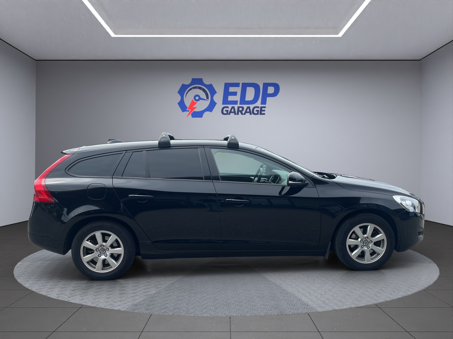 VOLVO V60 D3 Kinetic Geartronic-image-4