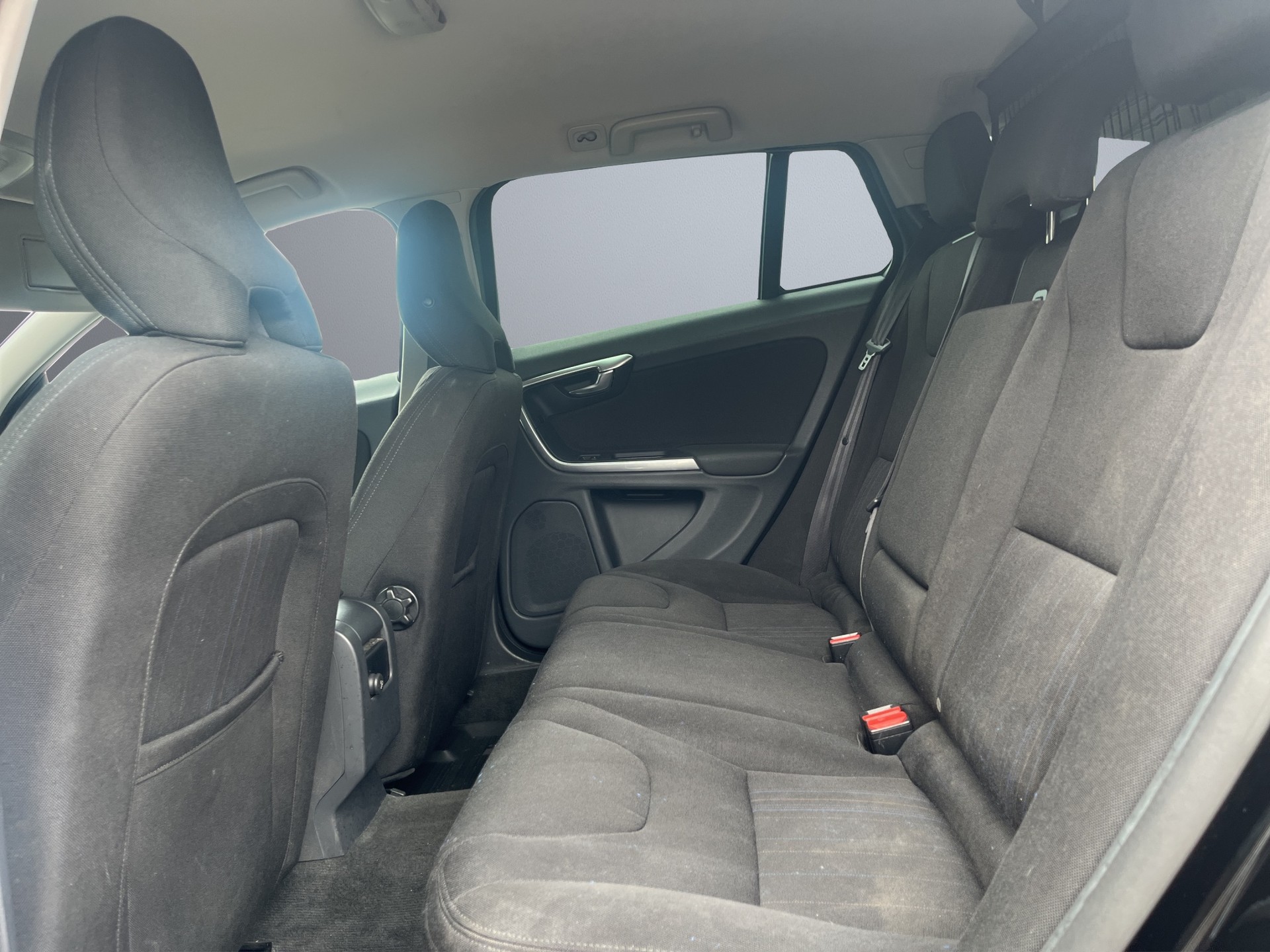 VOLVO V60 D3 Kinetic Geartronic-image-14