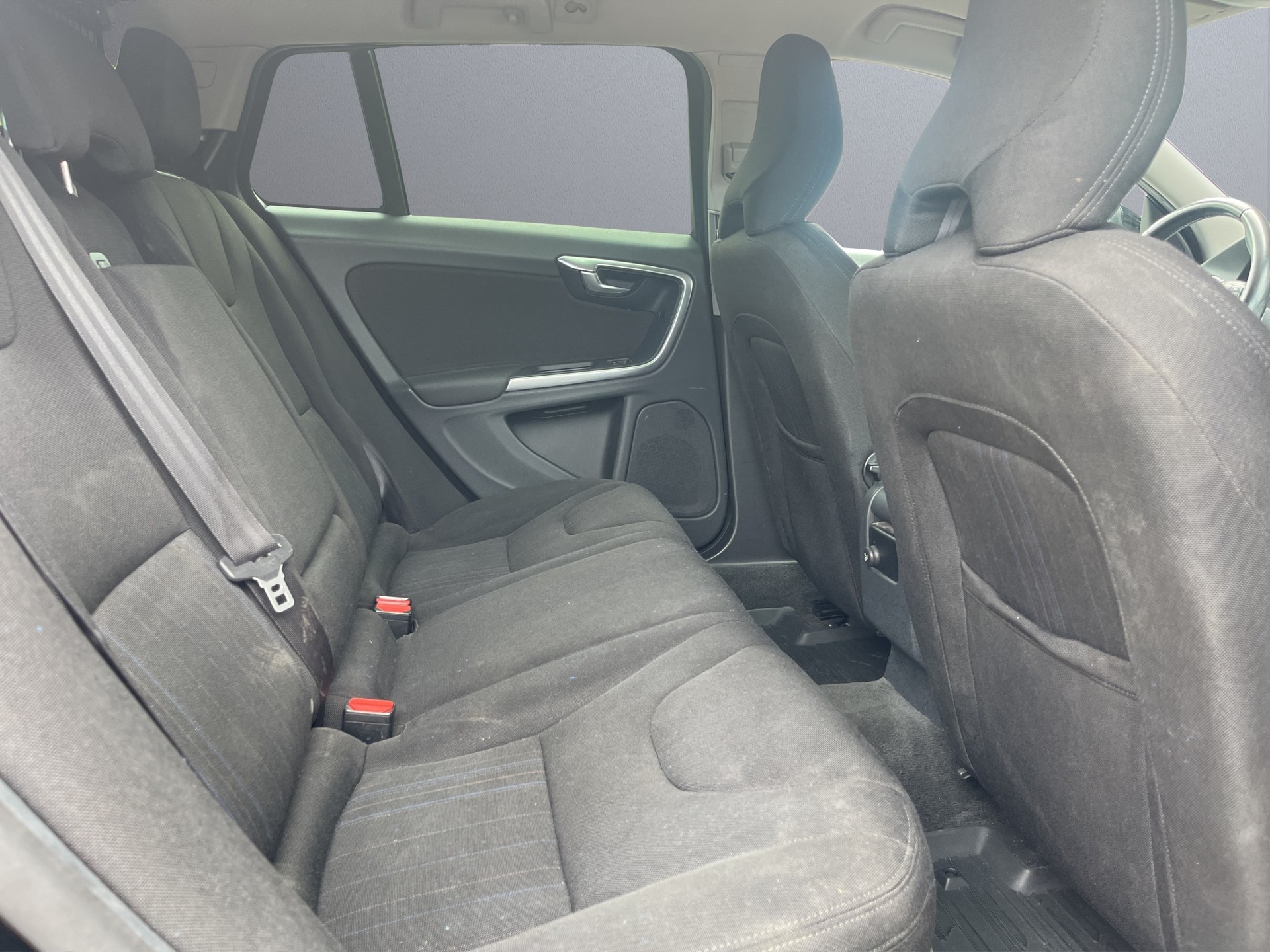 VOLVO V60 D3 Kinetic Geartronic-image-15