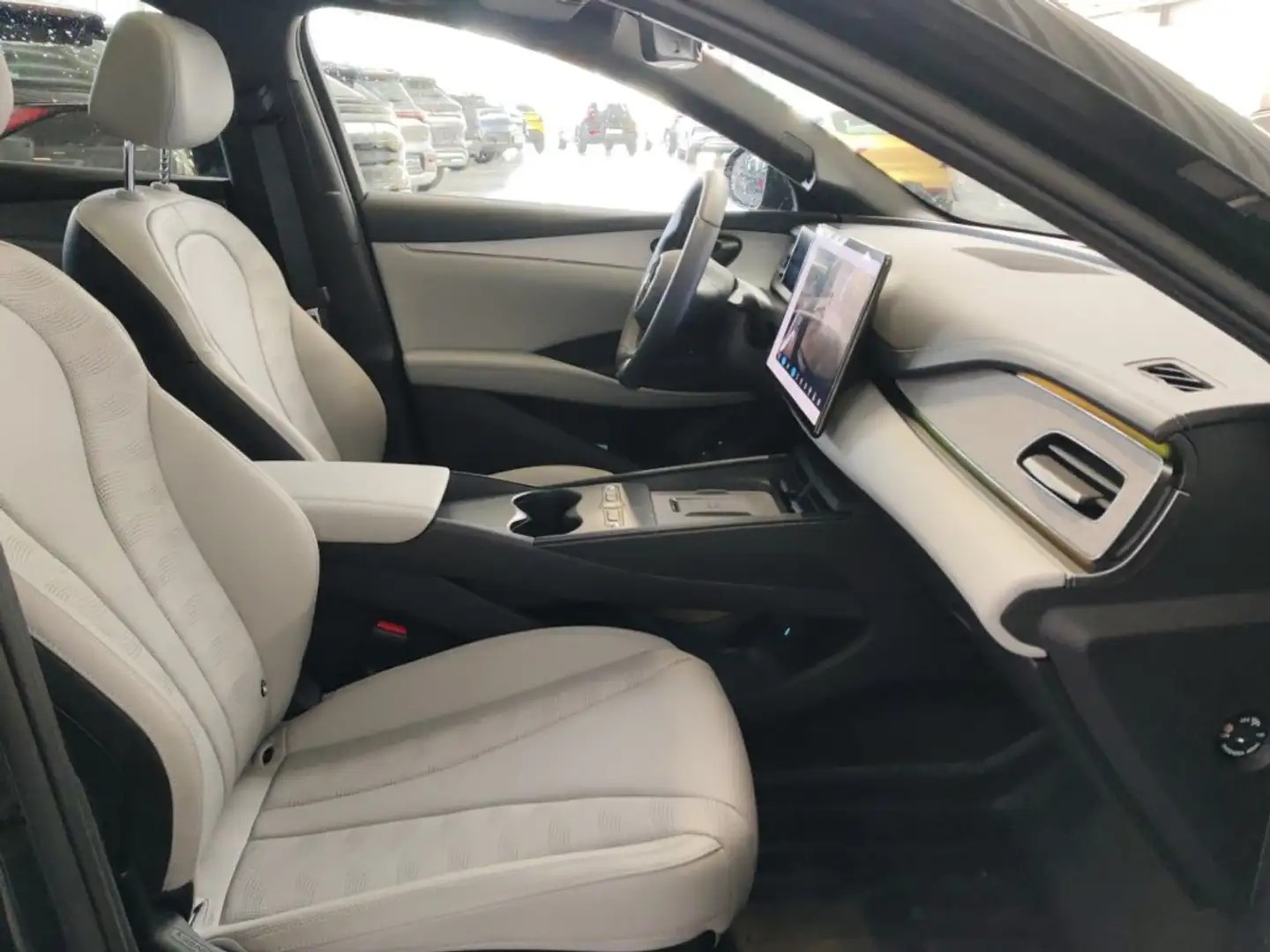 BYD Seal 6 DM-i "Comfort" Lite-image-17