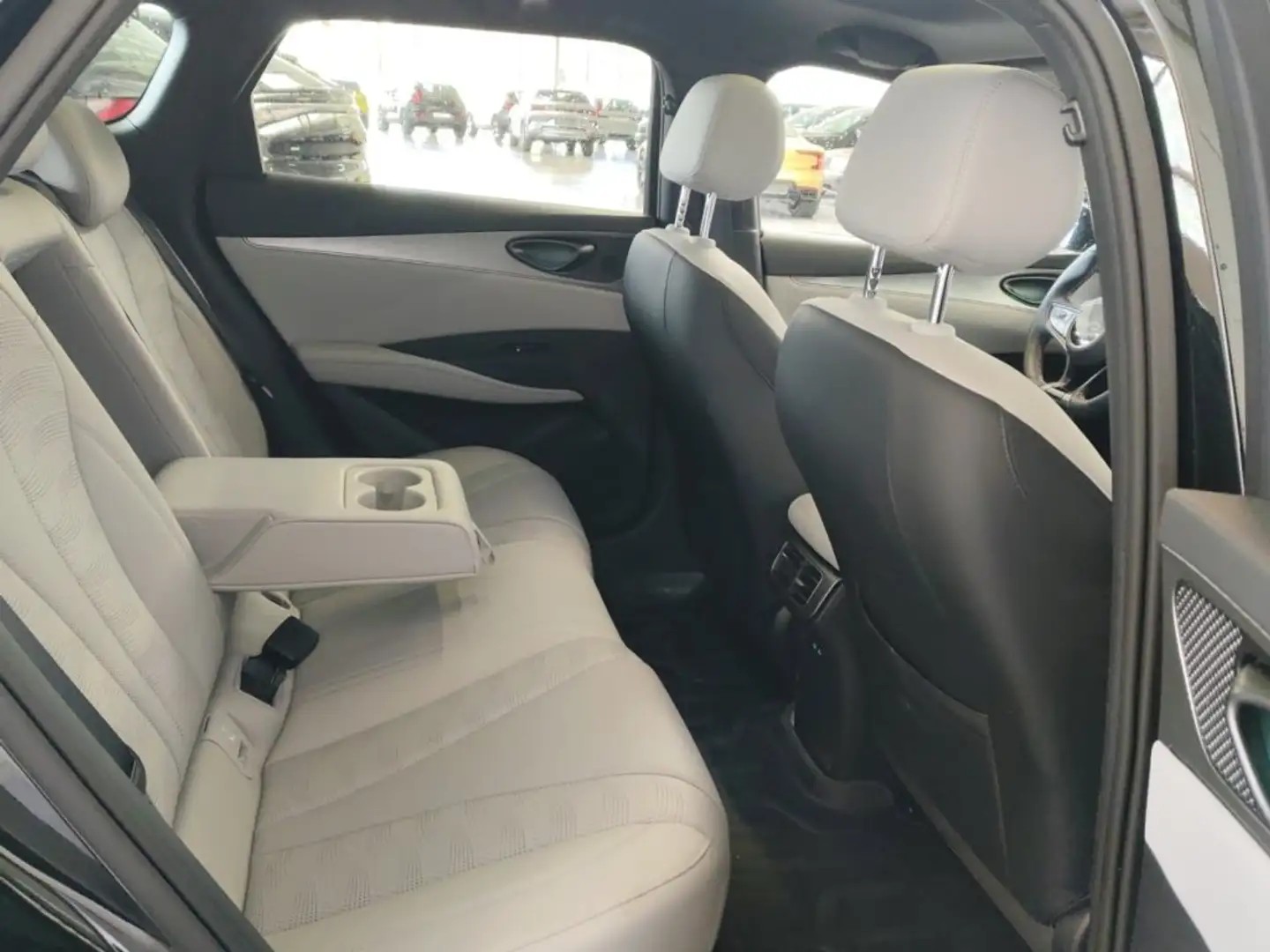 BYD Seal 6 DM-i "Comfort" Lite-image-13