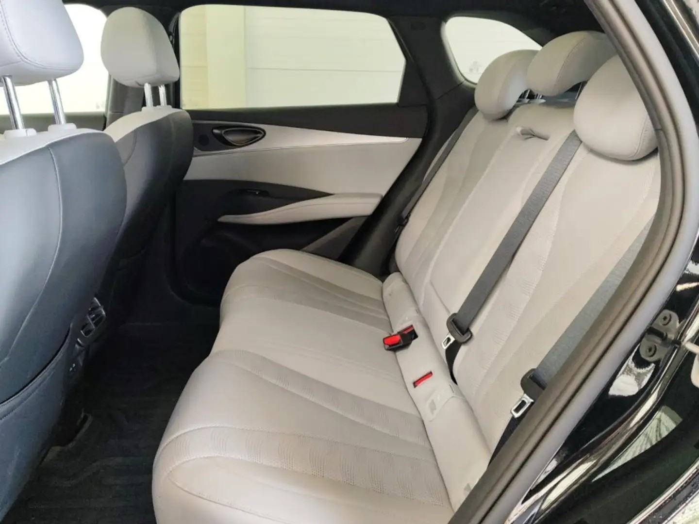BYD Seal 6 DM-i "Comfort" Lite-image-14