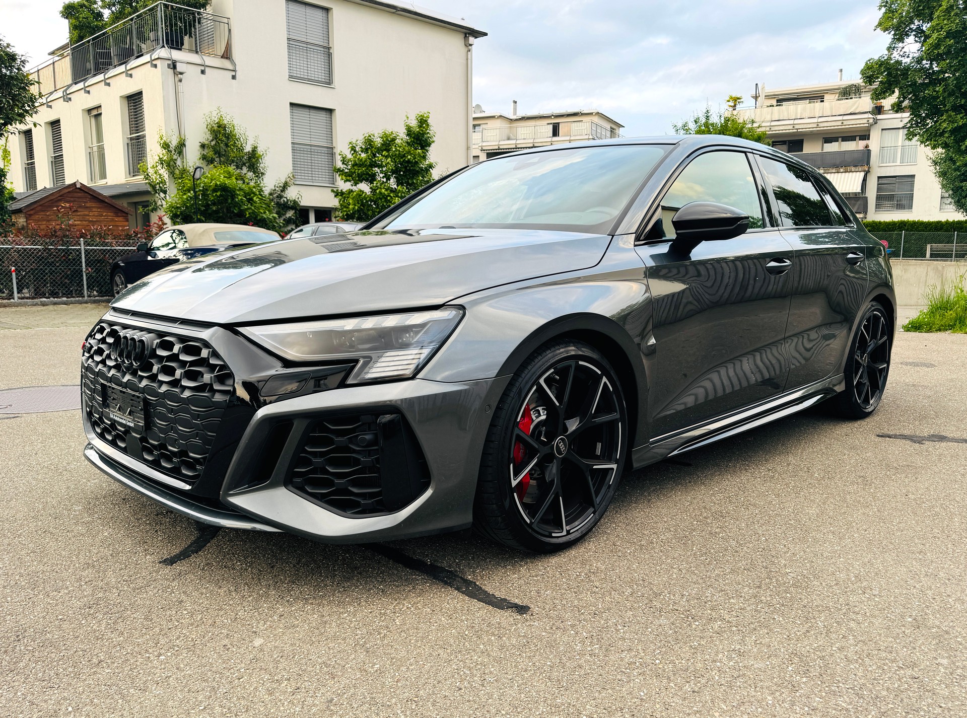 AUDI RS3 SPORTBACK 2.5 TSI QUATTRO S-TRONIC*HJS DOWNPIPES*5 JAHRE/1'00000 KM HERSTELLERGARANTIE*-showroom-element-2
