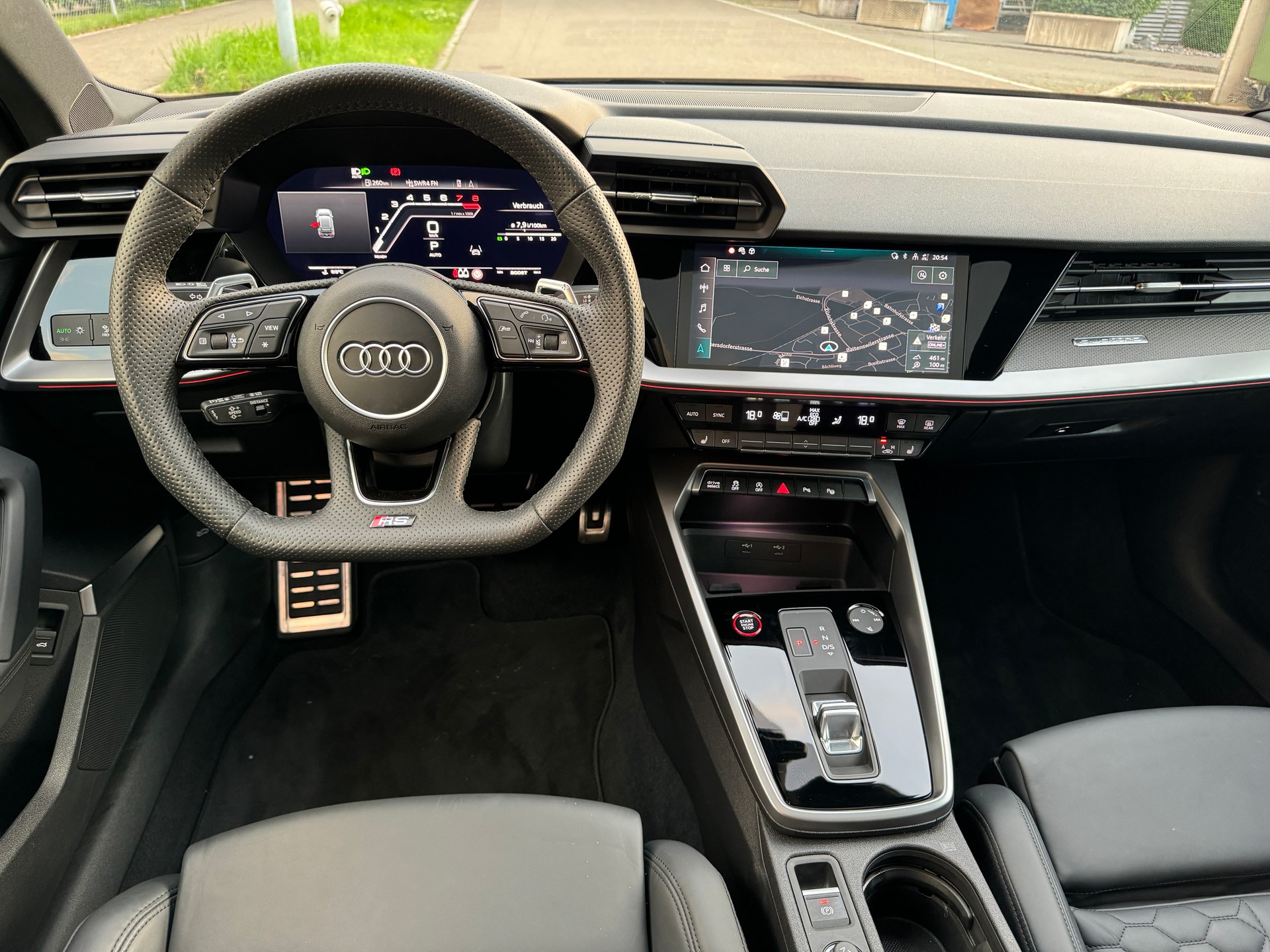 AUDI RS3 SPORTBACK 2.5 TSI QUATTRO S-TRONIC*HJS DOWNPIPES*5 JAHRE/1'00000 KM HERSTELLERGARANTIE*-image-11