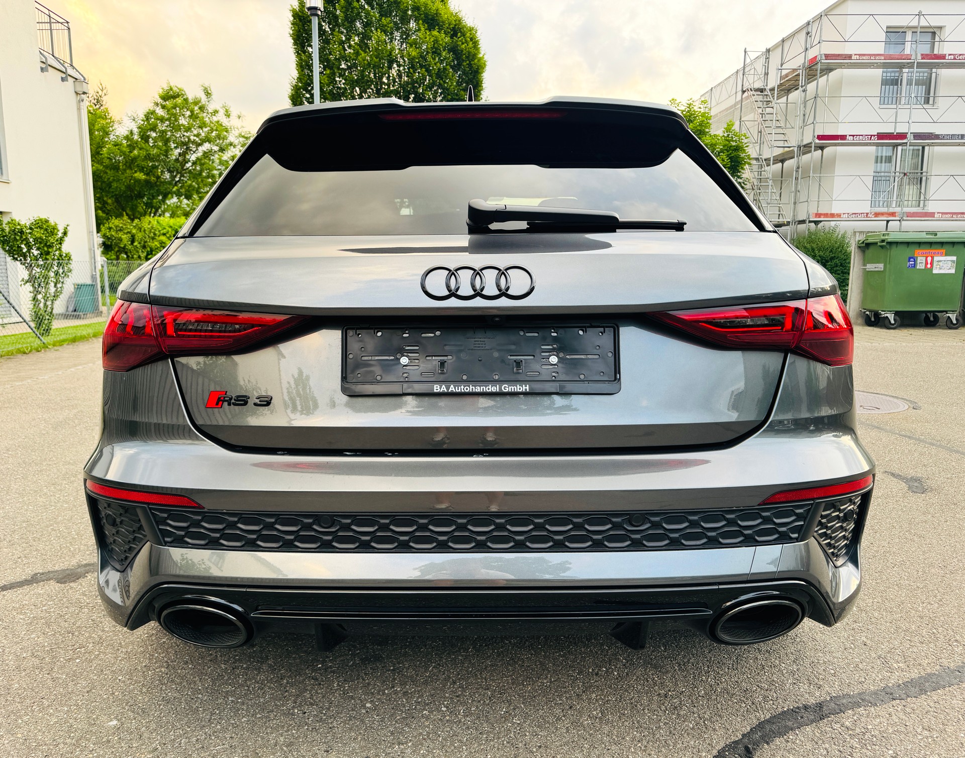 AUDI RS3 SPORTBACK 2.5 TSI QUATTRO S-TRONIC*HJS DOWNPIPES*5 JAHRE/1'00000 KM HERSTELLERGARANTIE*-image-4