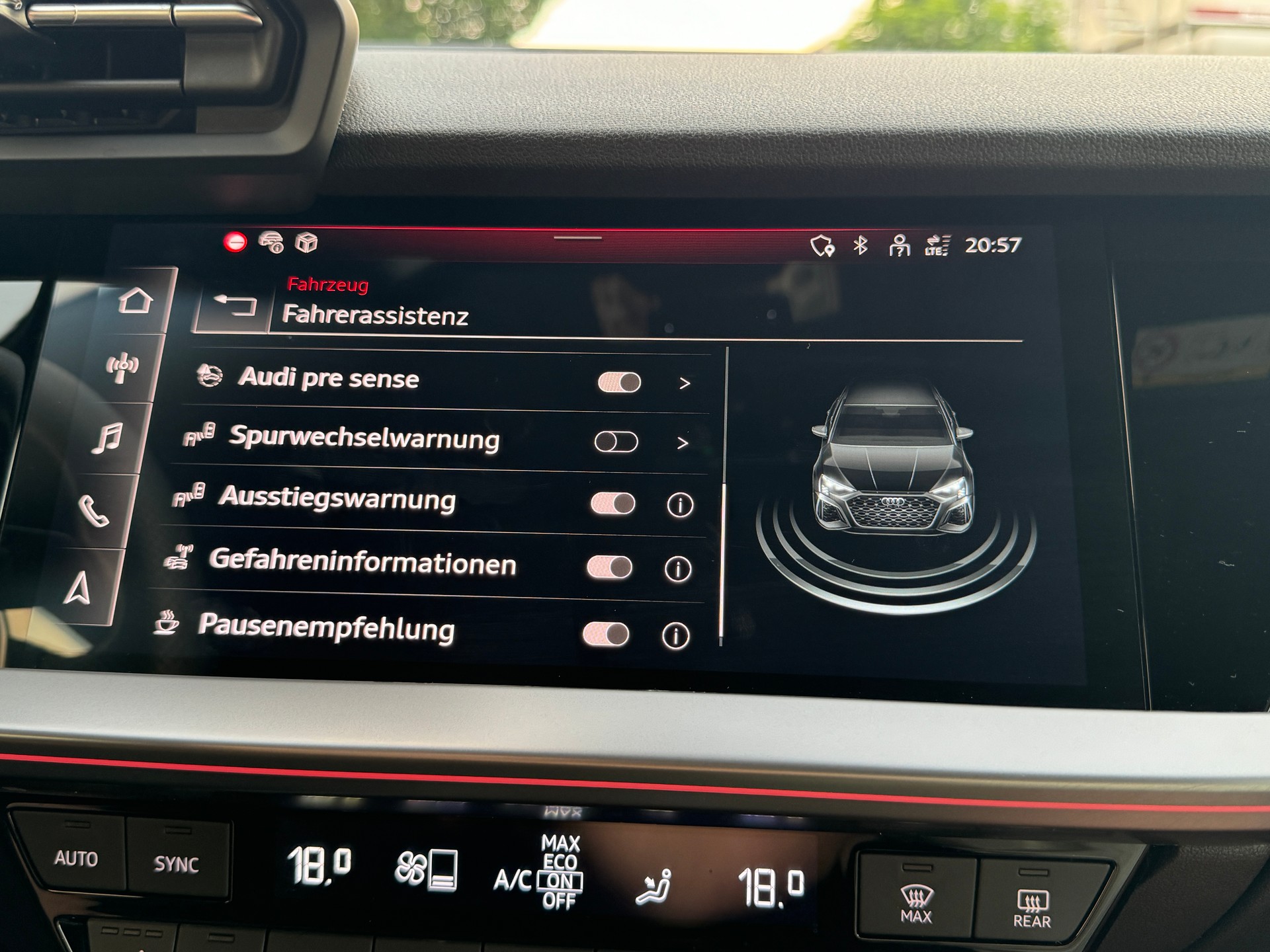 AUDI RS3 SPORTBACK 2.5 TSI QUATTRO S-TRONIC*HJS DOWNPIPES*5 JAHRE/1'00000 KM HERSTELLERGARANTIE*-image-26