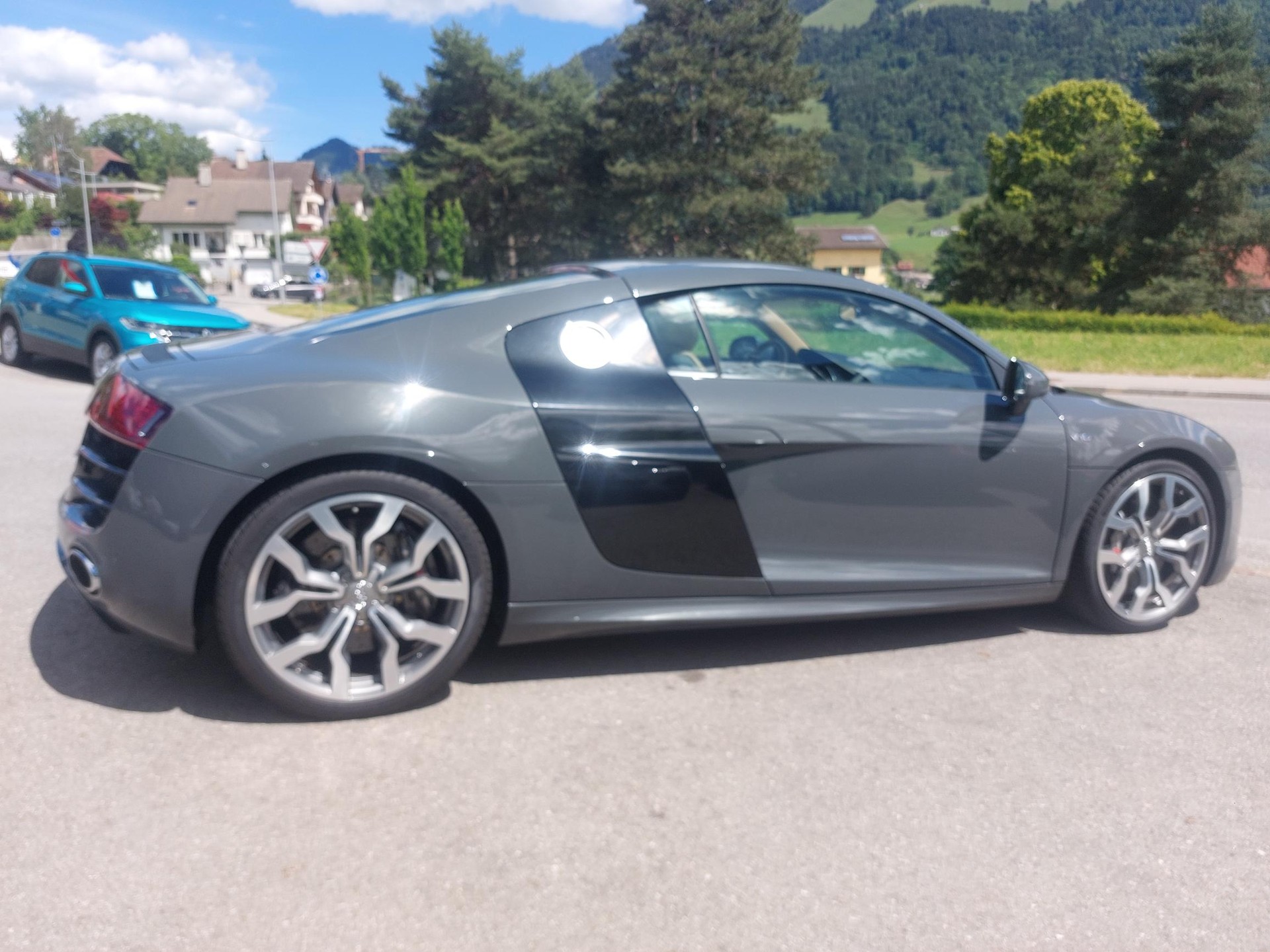 AUDI R8 Coupé 5.2 R-Tronic-image-3