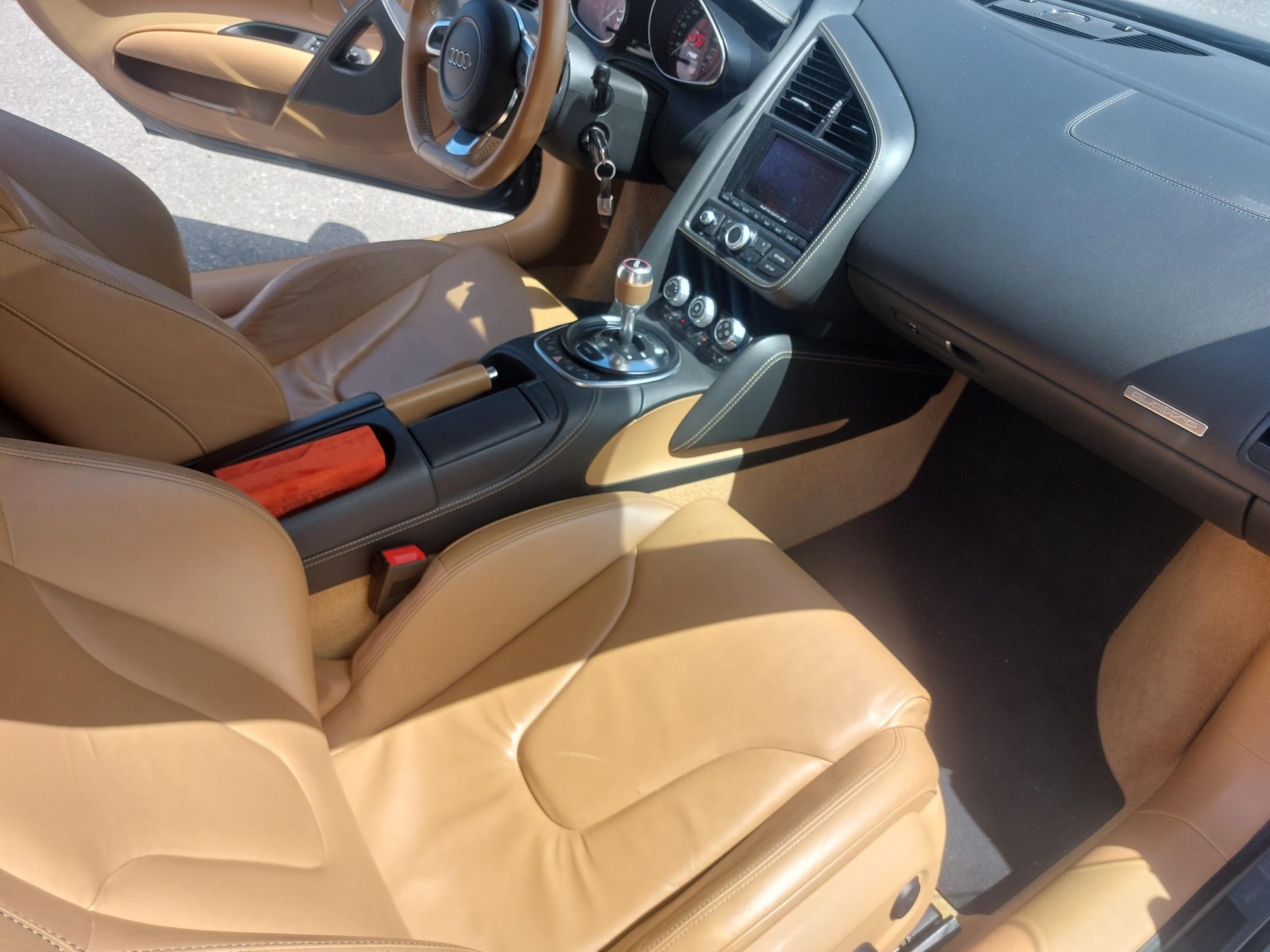 AUDI R8 Coupé 5.2 R-Tronic-image-9