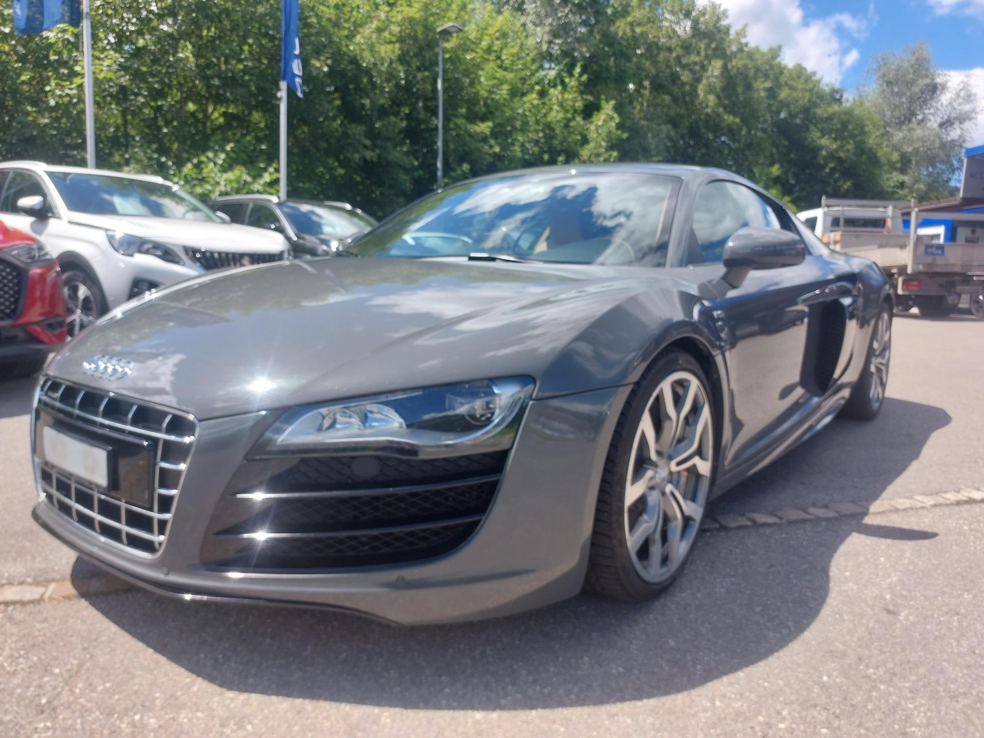 AUDI R8 Coupé 5.2 R-Tronic-image-6