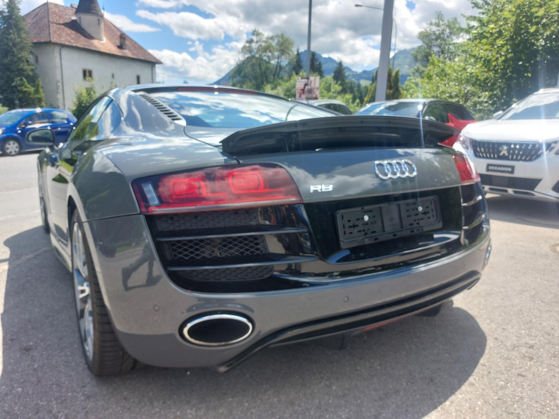 AUDI R8 Coupé 5.2 R-Tronic-image-7