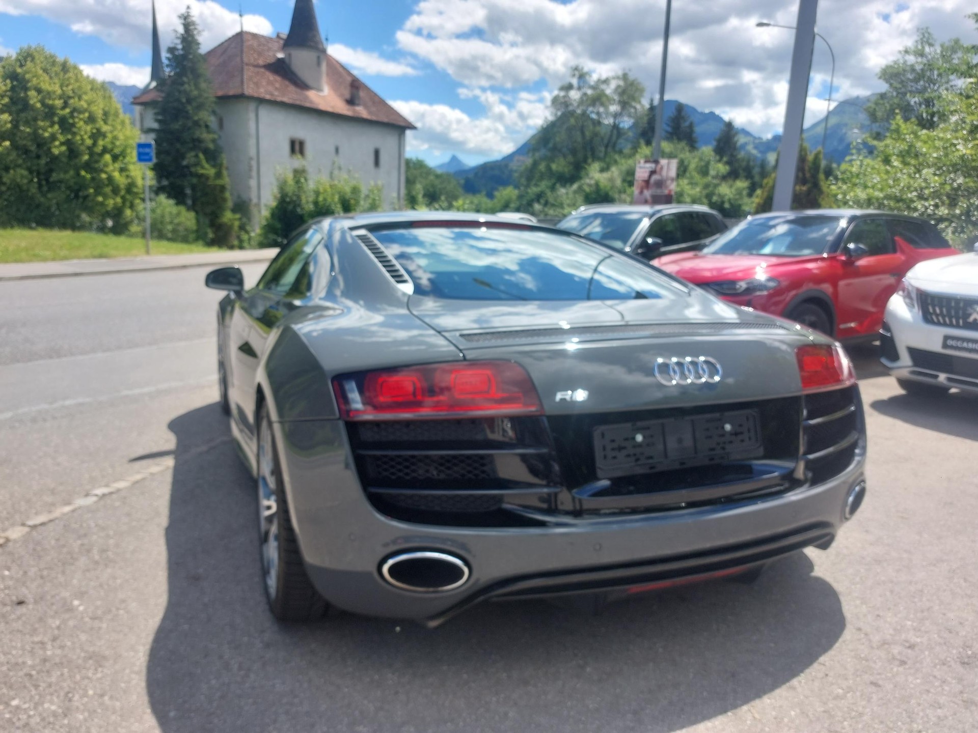 AUDI R8 Coupé 5.2 R-Tronic-image-1