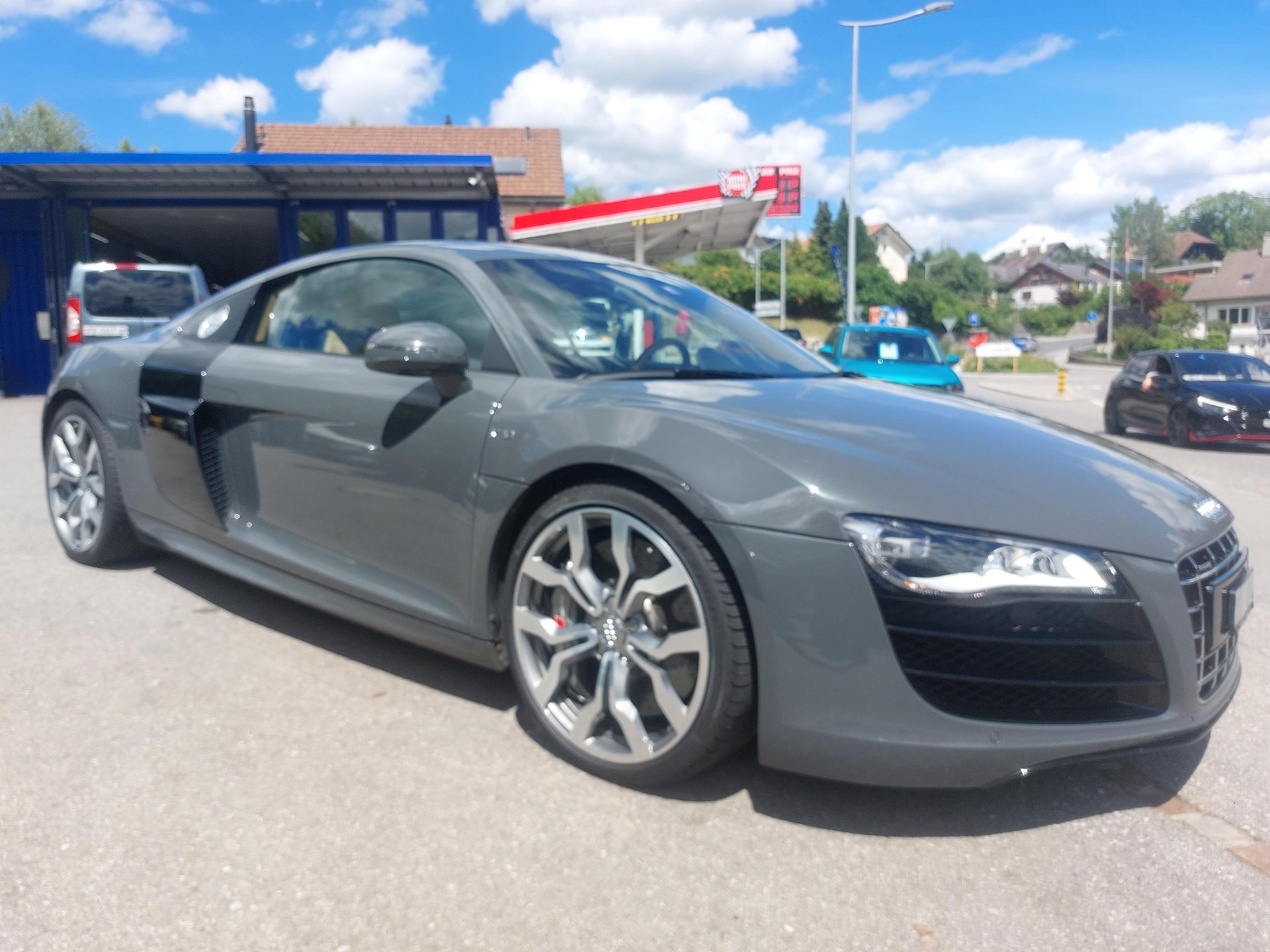 AUDI R8 Coupé 5.2 R-Tronic-image-4