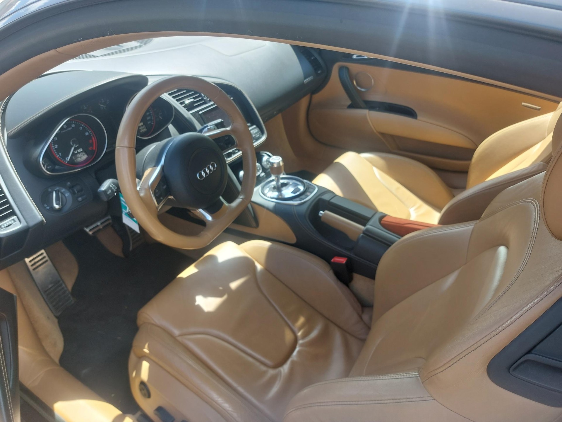 AUDI R8 Coupé 5.2 R-Tronic-image-8