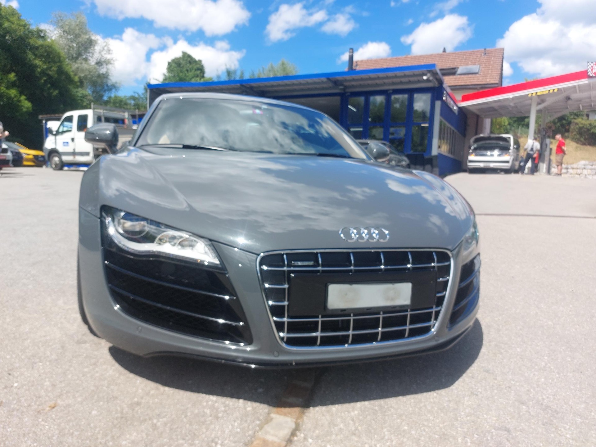 AUDI R8 Coupé 5.2 R-Tronic-image-5