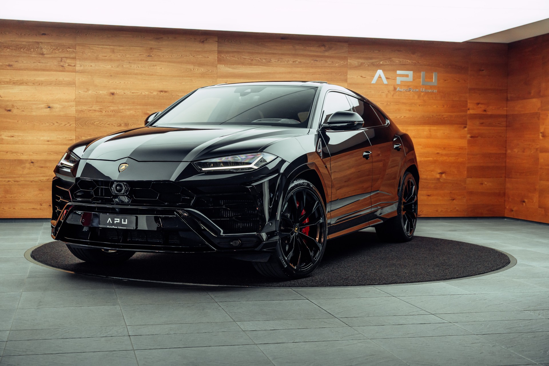 LAMBORGHINI Urus E-Gear Nero Helene-image-27