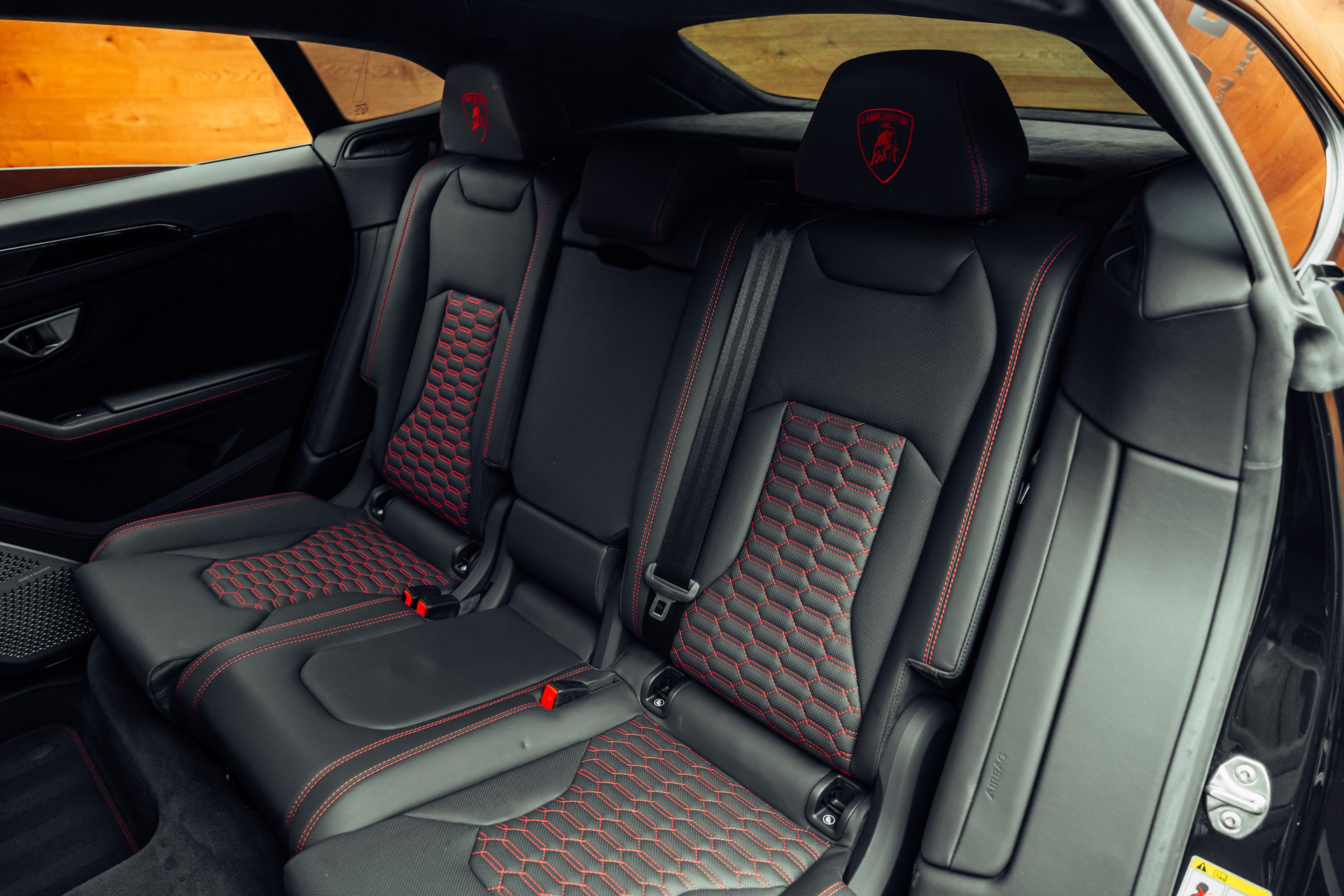 LAMBORGHINI Urus E-Gear Nero Helene-image-8