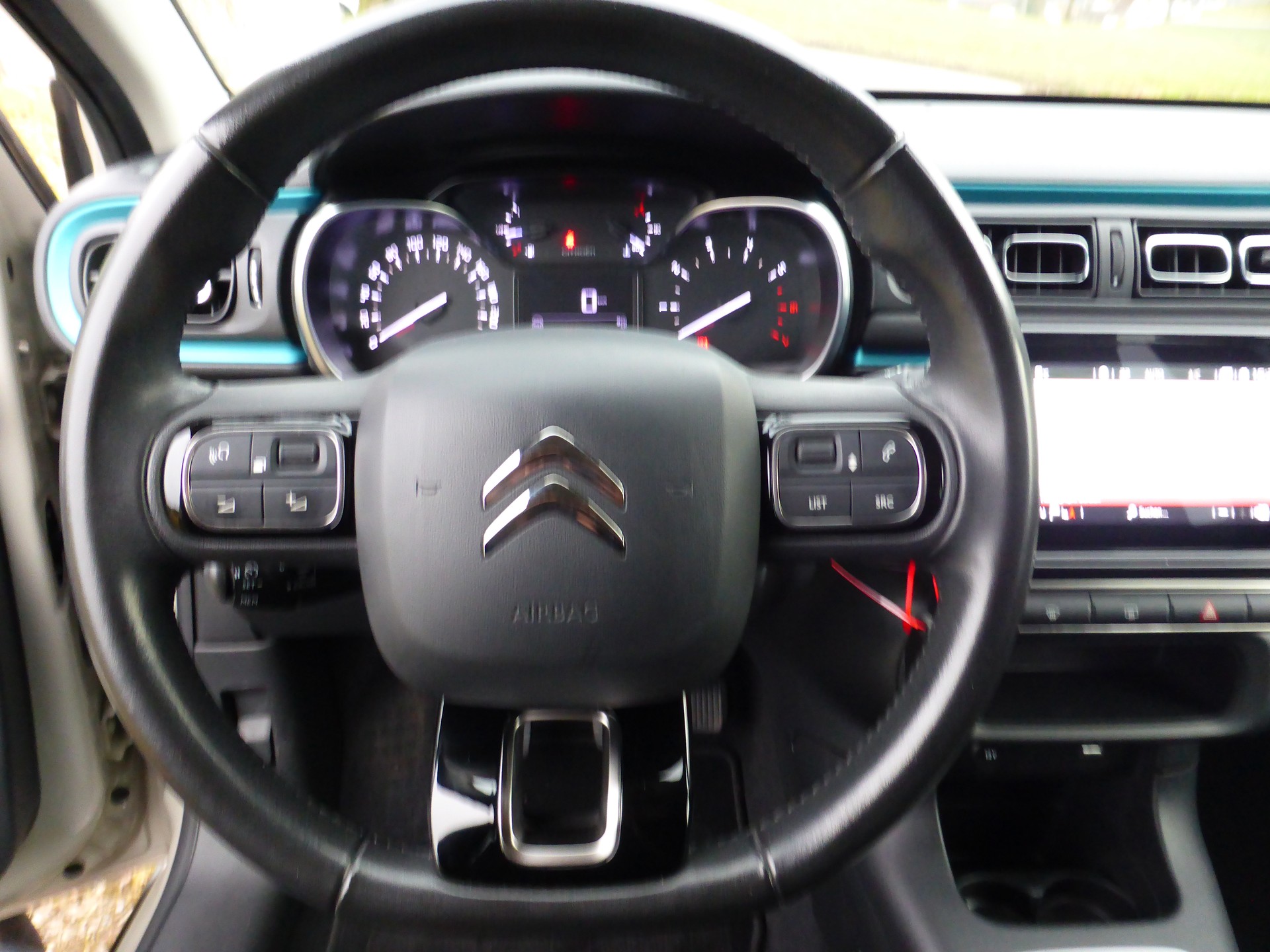 CITROEN C3 1.2i PureTech Swiss Edition-image-14
