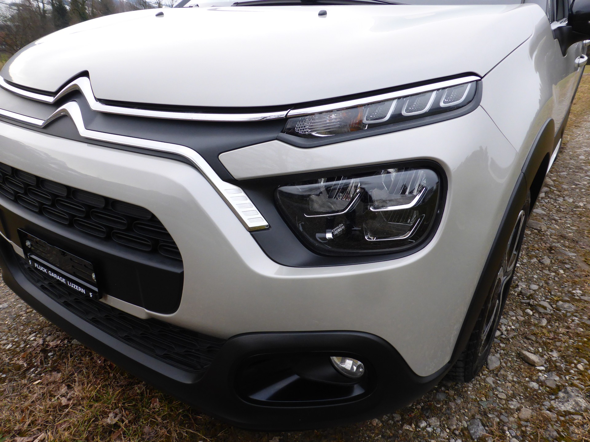 CITROEN C3 1.2i PureTech Swiss Edition-image-6