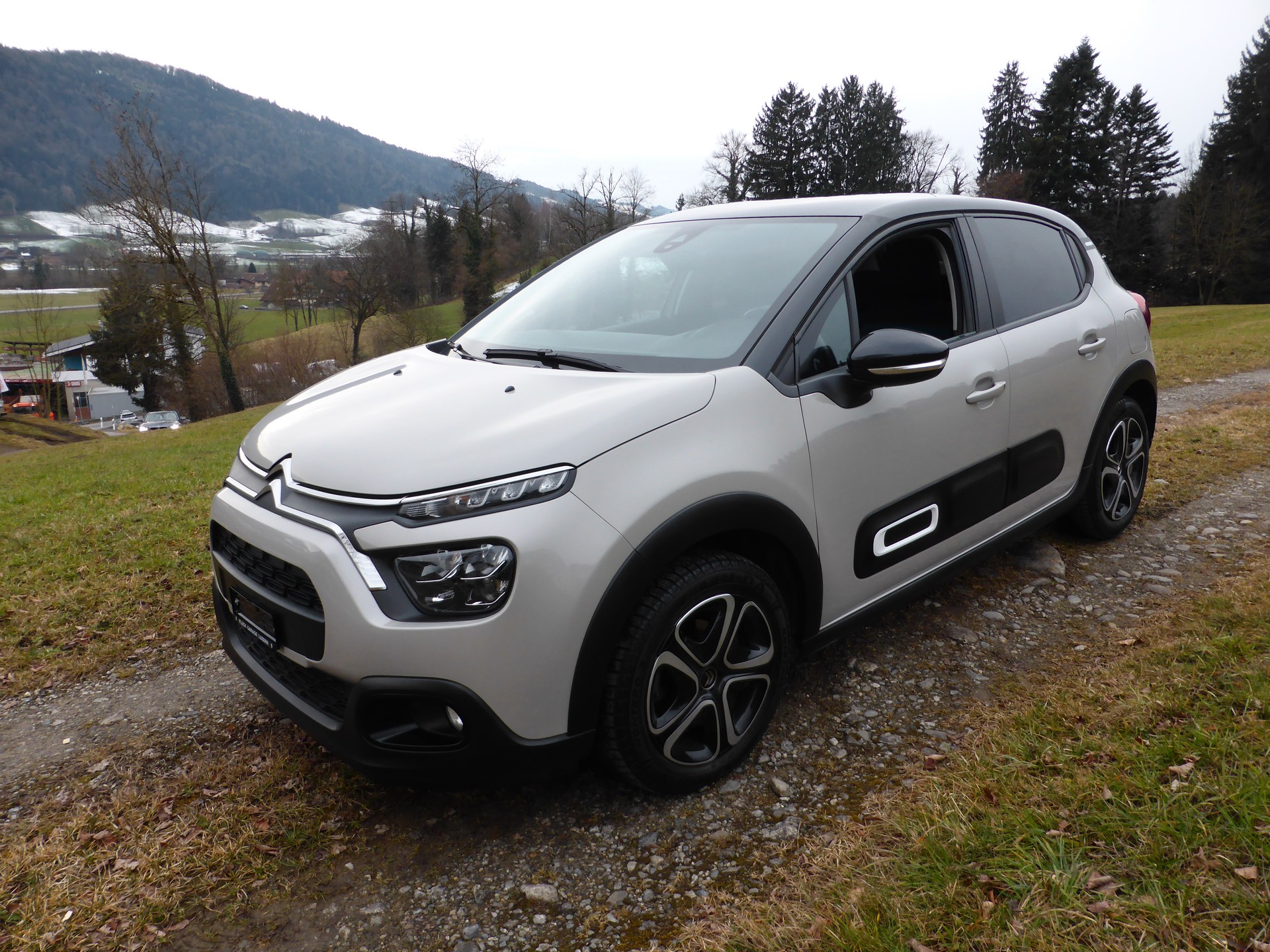 CITROEN C3 1.2i PureTech Swiss Edition-image-1