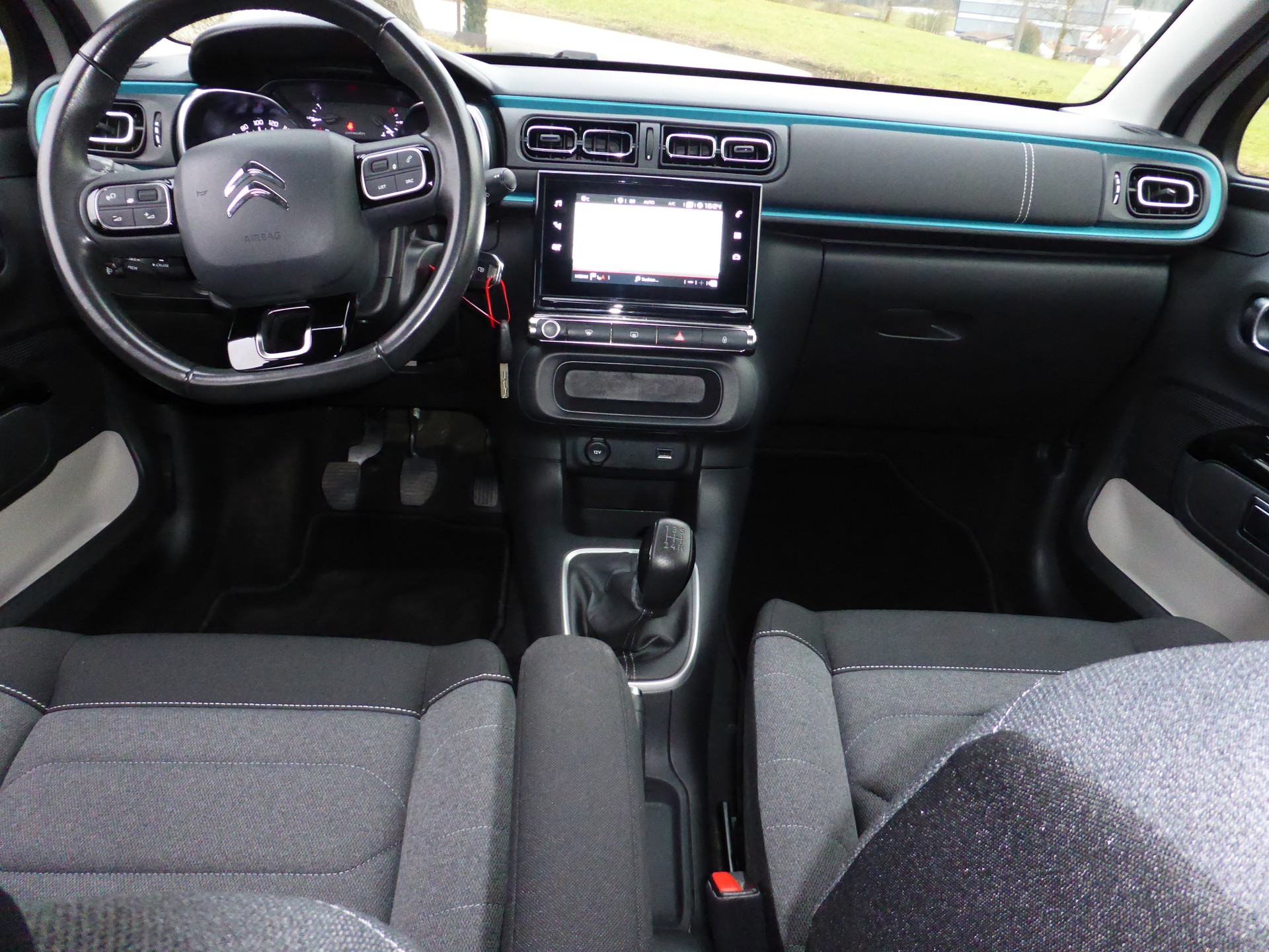 CITROEN C3 1.2i PureTech Swiss Edition-image-12