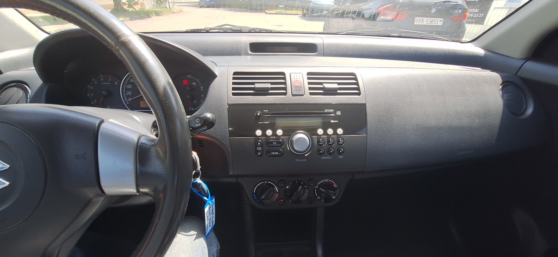 SUZUKI Swift 1.3i 16V GL Top 4x4-image-24