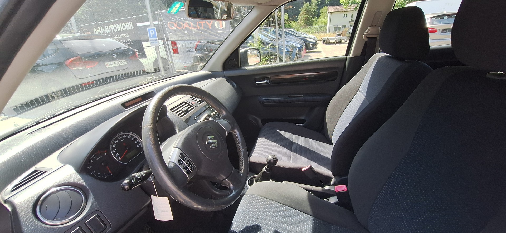 SUZUKI Swift 1.3i 16V GL Top 4x4-image-8