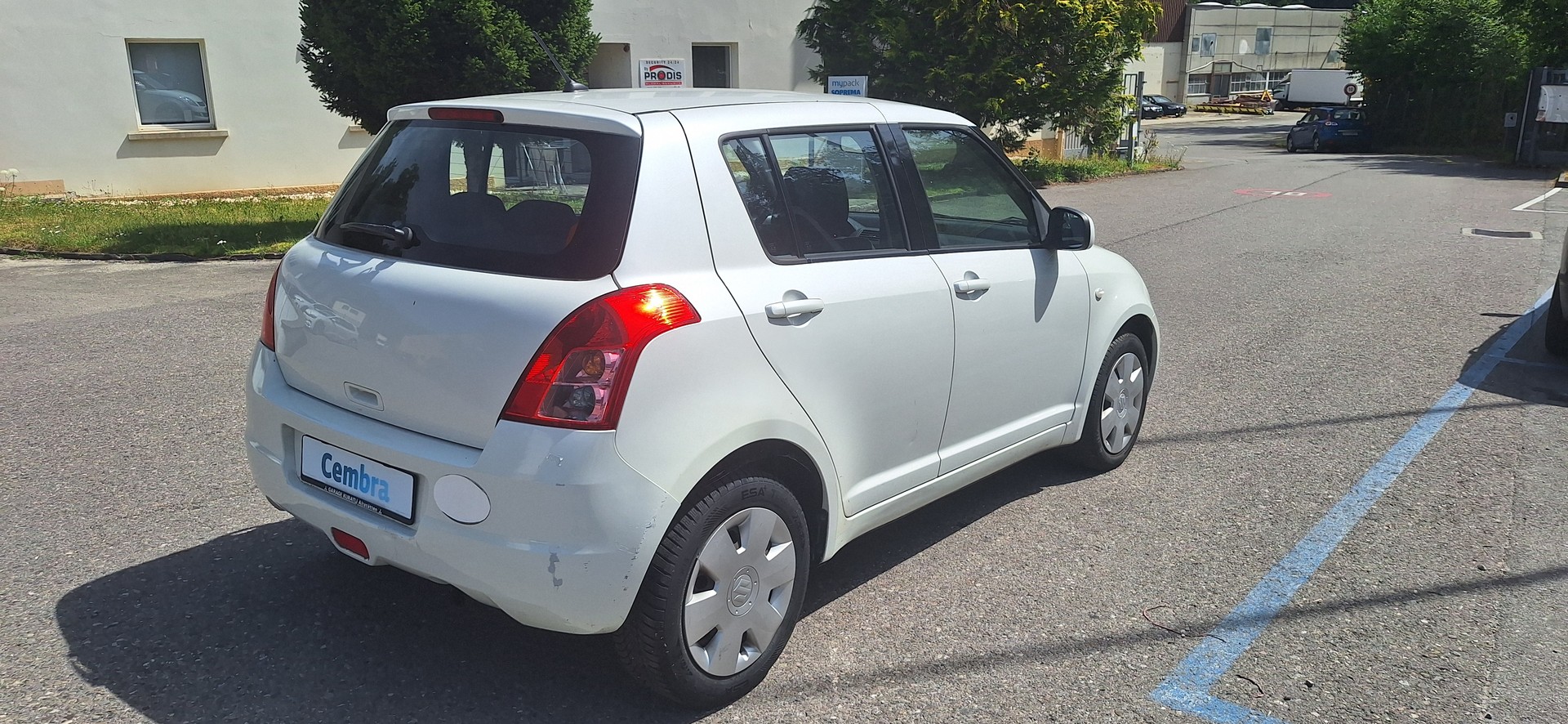 SUZUKI Swift 1.3i 16V GL Top 4x4-image-5