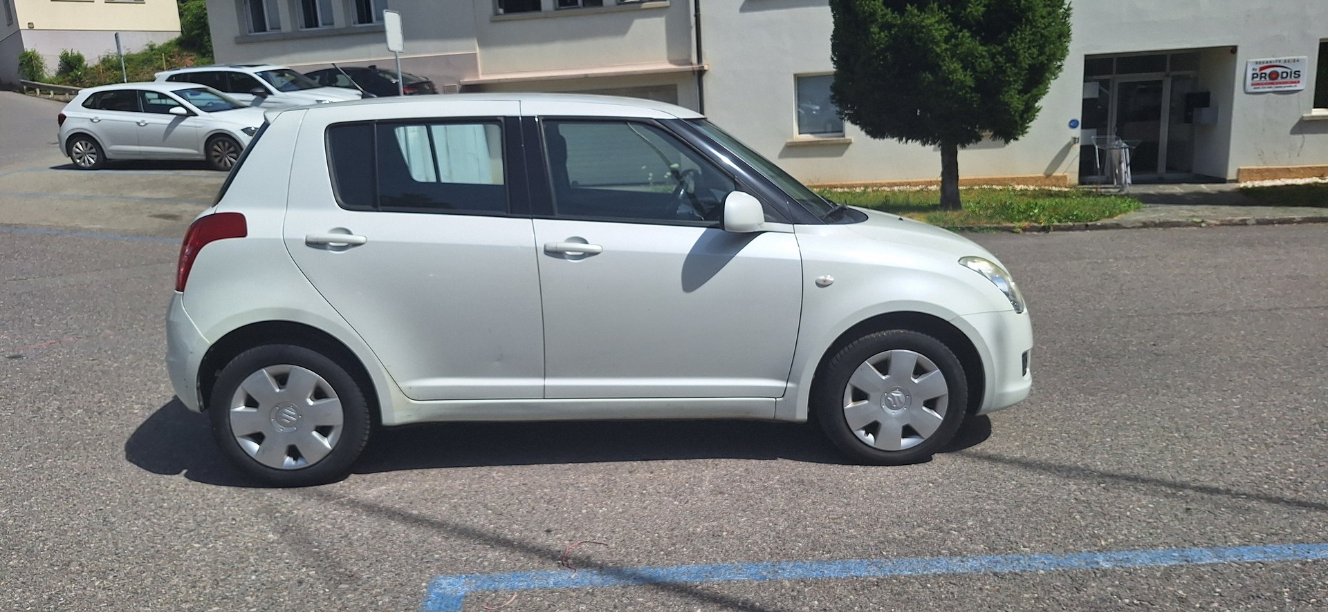 SUZUKI Swift 1.3i 16V GL Top 4x4-image-6