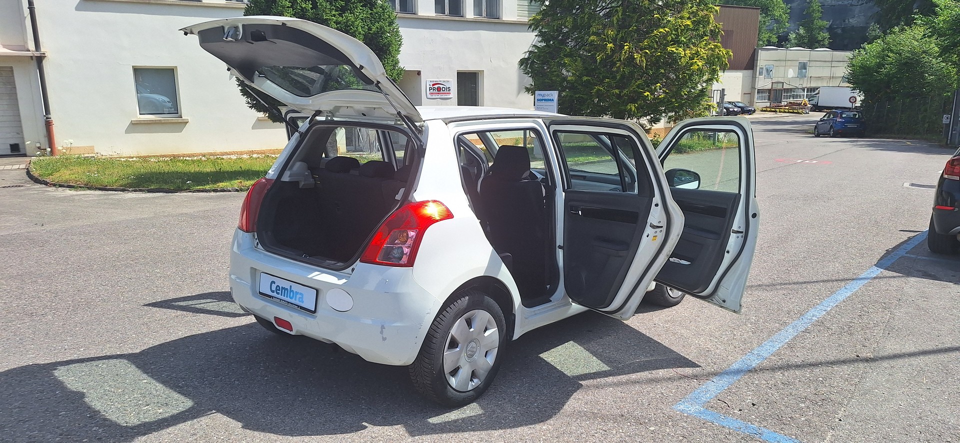 SUZUKI Swift 1.3i 16V GL Top 4x4-image-18