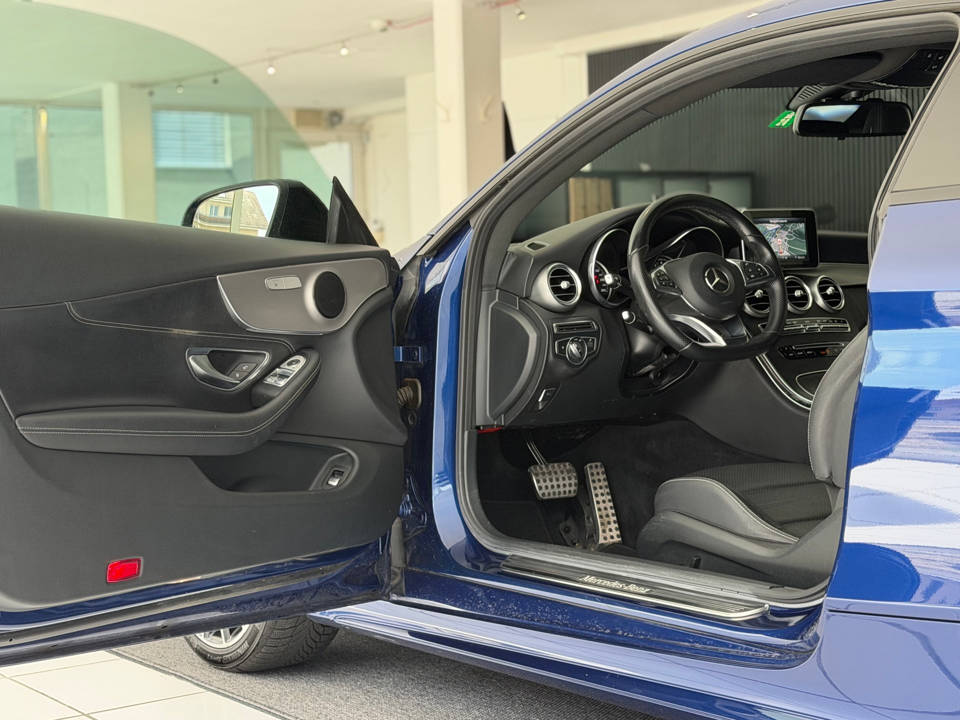 MERCEDES-BENZ C 200 Coupé AMG Line 9G-Tronic **Frisch ab MFK & Service**-image-9