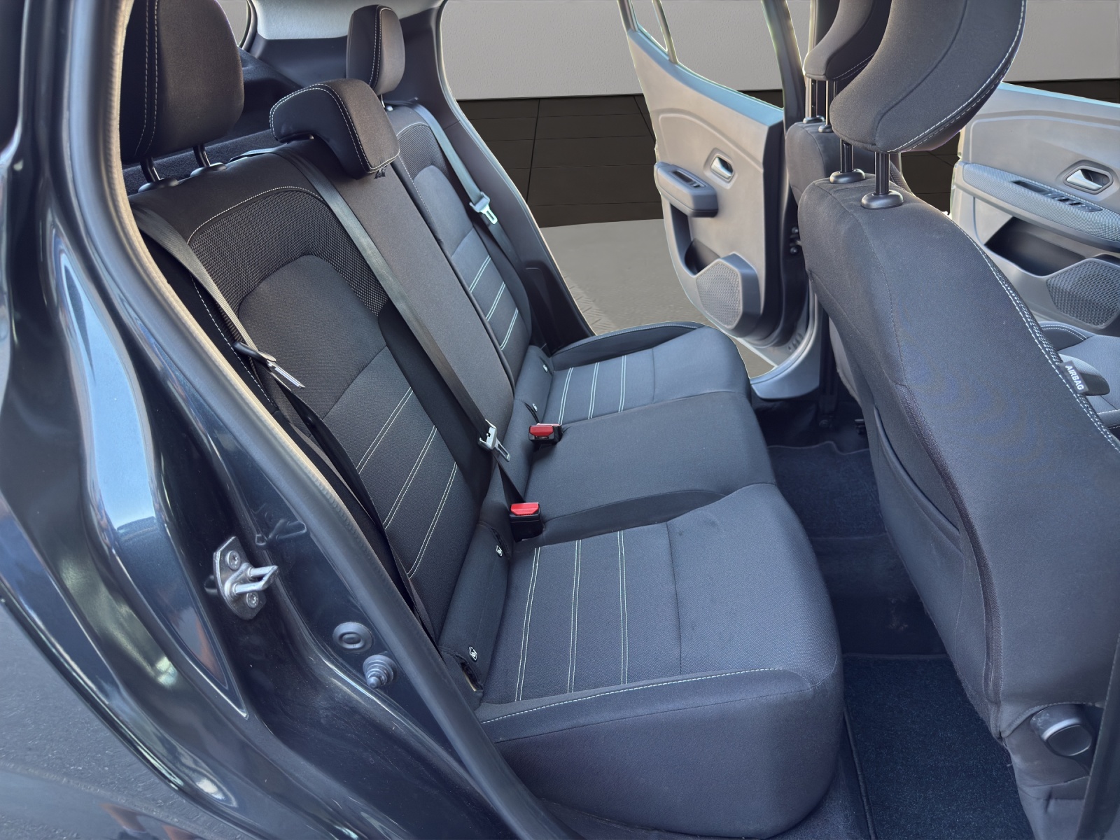 DACIA Sandero TCe 90 Expression CVT-image-17