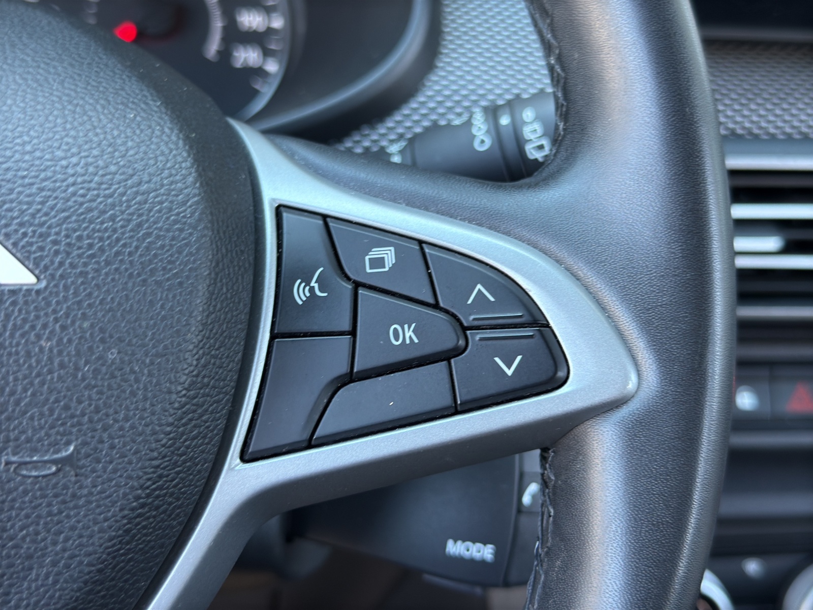 DACIA Sandero TCe 90 Expression CVT-image-22