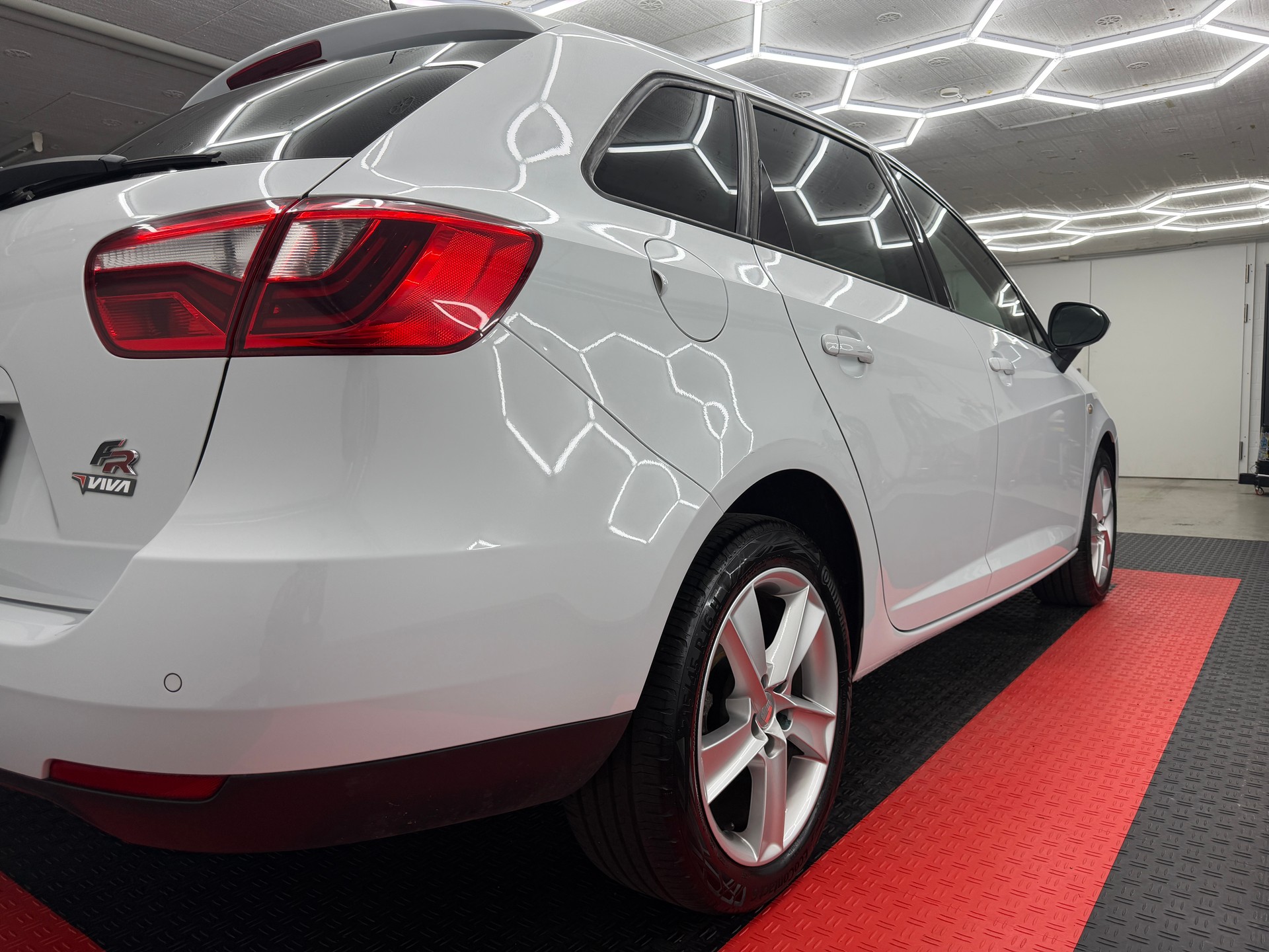 SEAT Ibiza ST 1.2 TSI FR Viva DSG-image-7