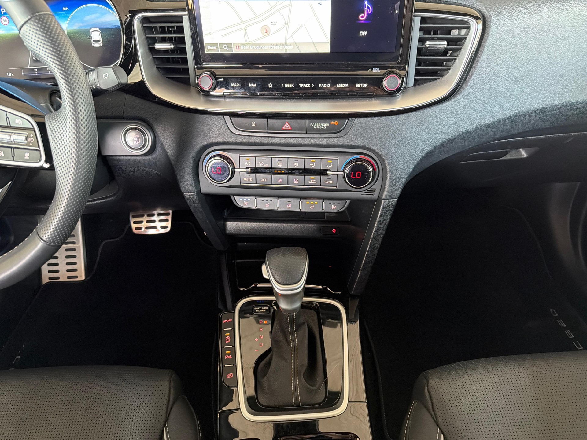 KIA XCeed 1.5 T-GDi GT-Line-image-11