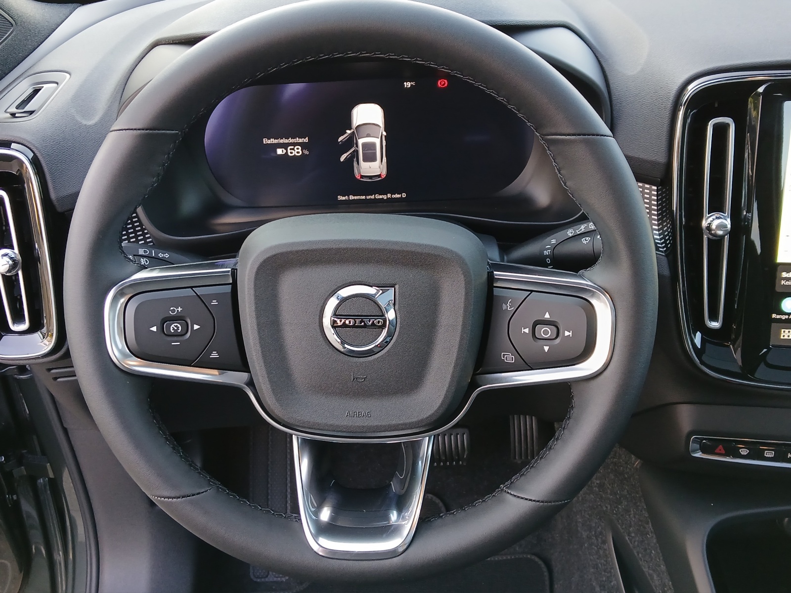VOLVO EX40 Twin Performance Ultra AWD-image-9