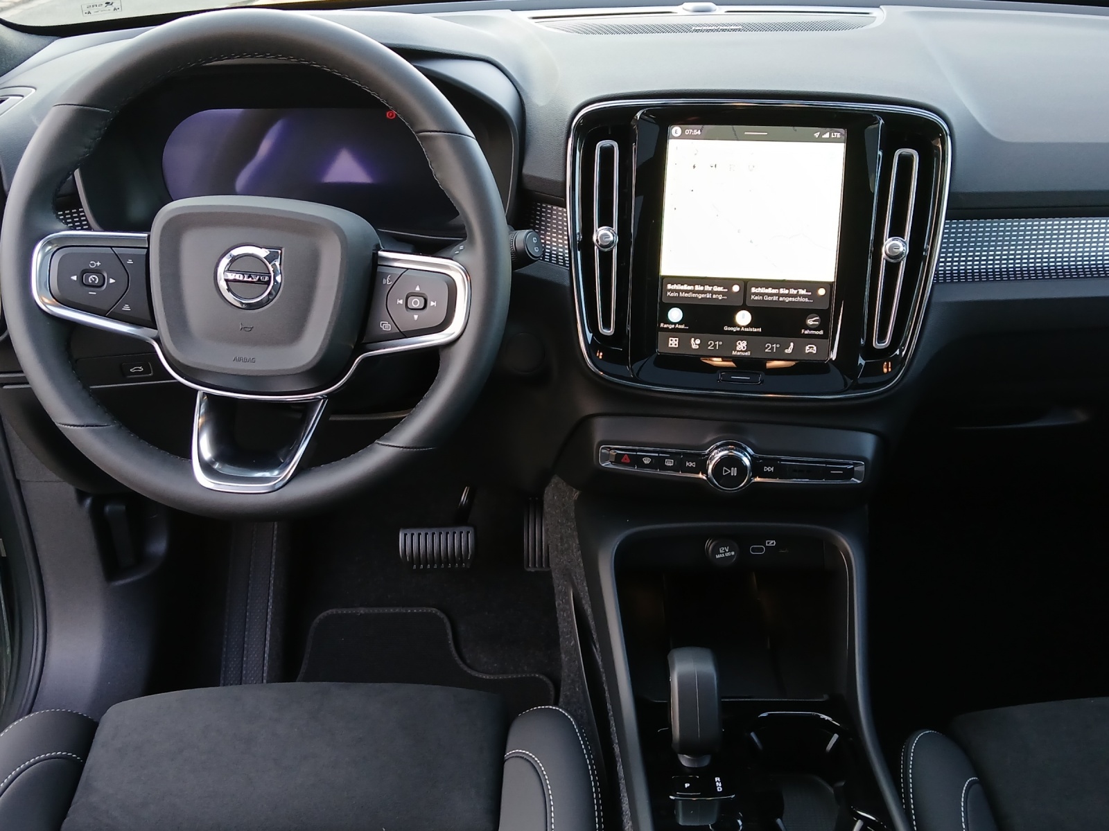 VOLVO EX40 Twin Performance Ultra AWD-image-11