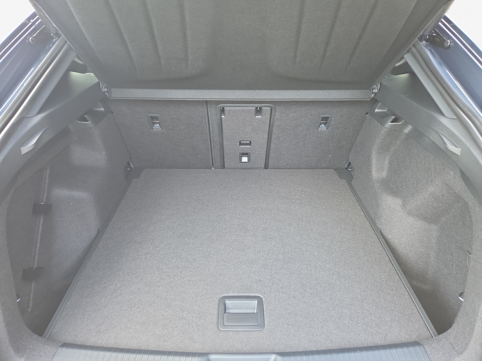 CUPRA Tavascan 77 kWh Edge 4D-image-13