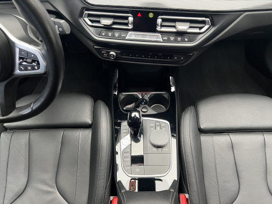 BMW 118i M Sport Steptronic-image-11