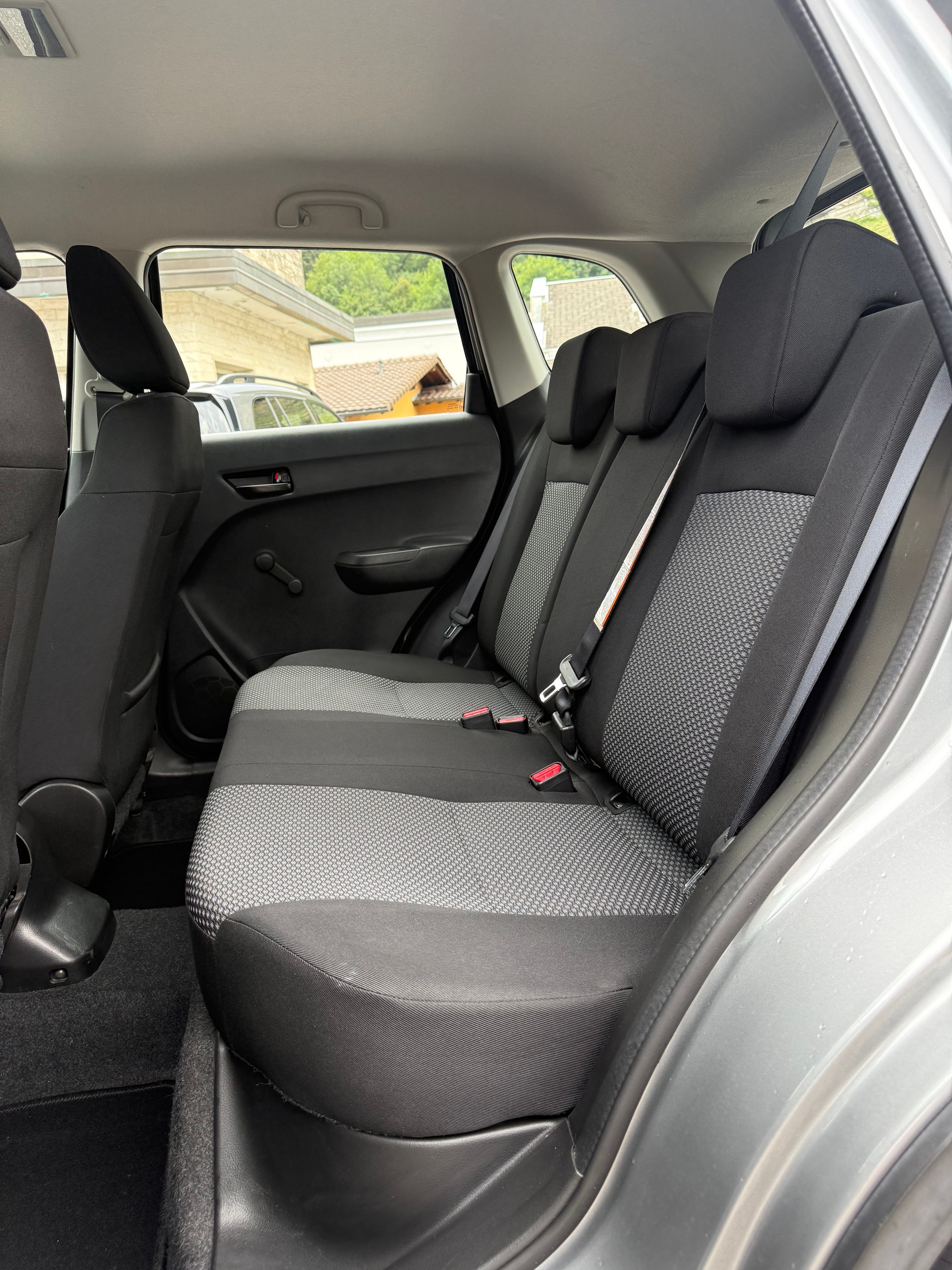 SUZUKI Vitara 1.6 Unico-image-9