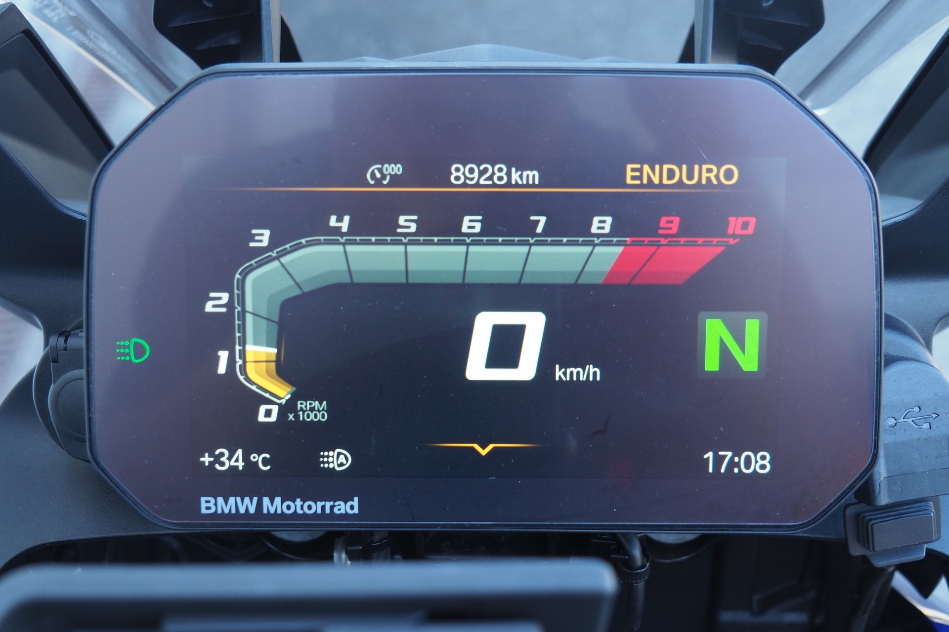 BMW F 750 GS (35kW)-image-6
