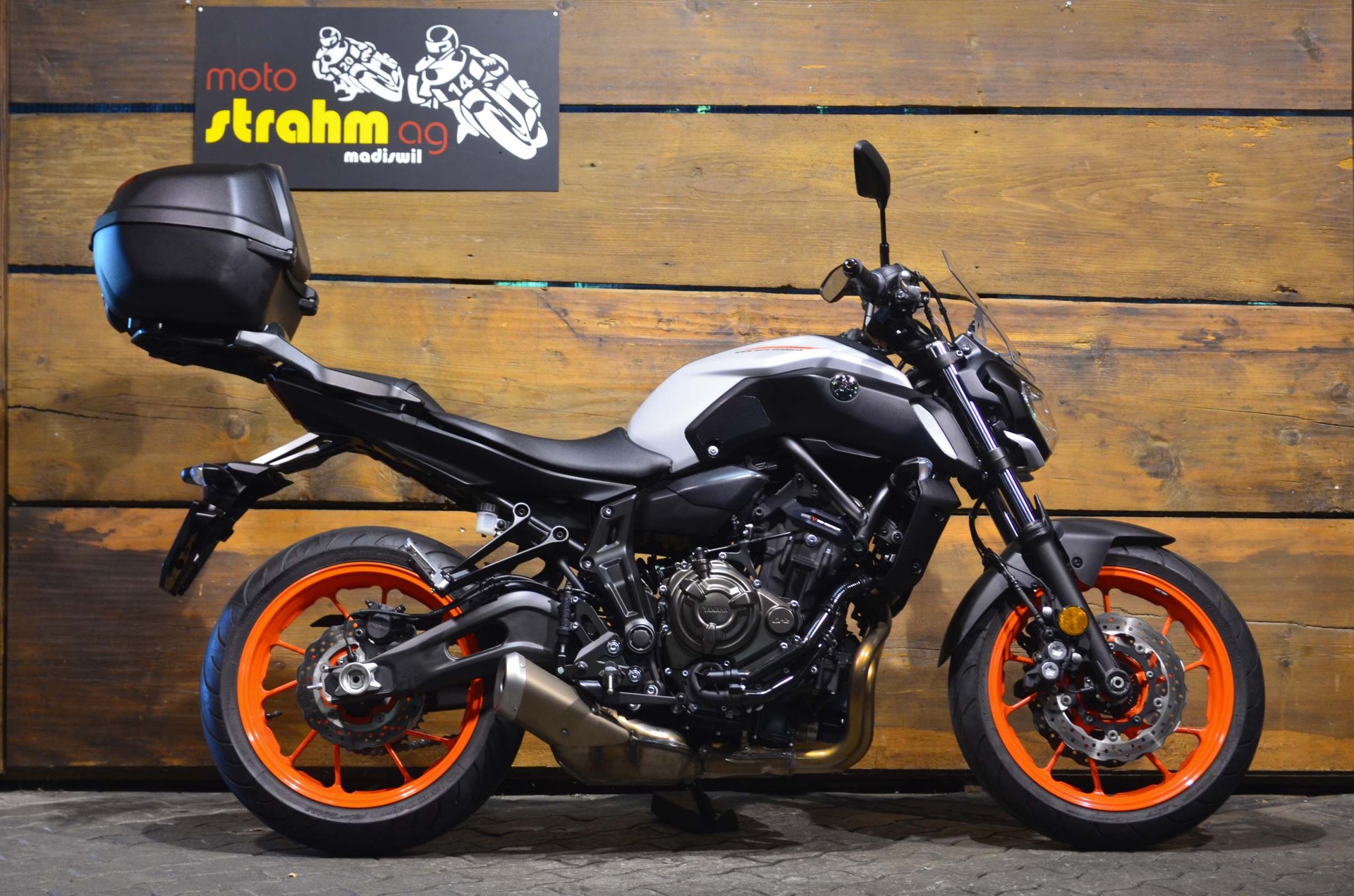 YAMAHA MT-07 ABS-showroom-element-1