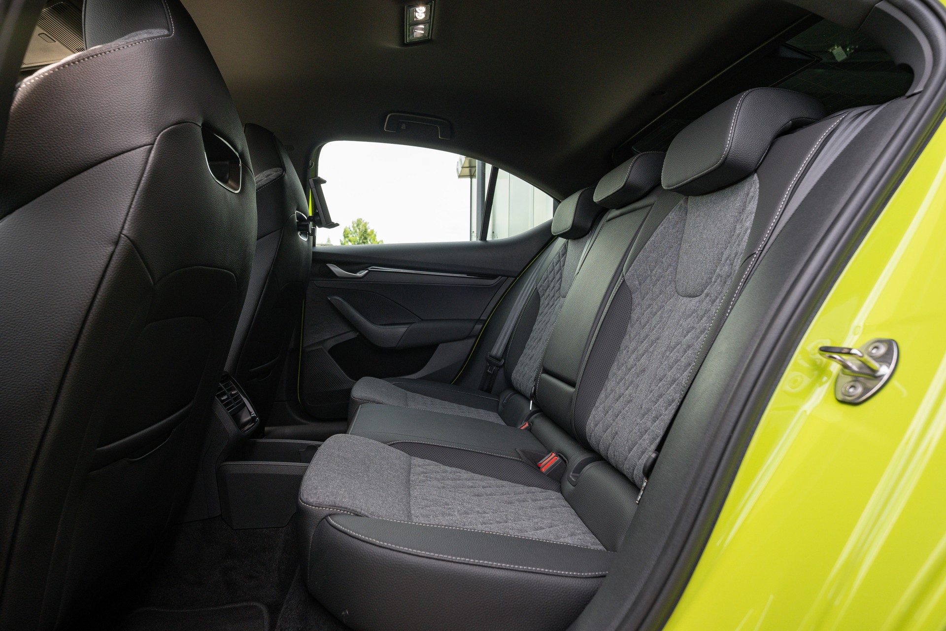 SKODA Octavia Combi 2.0 TSI DSG Sport Line 4x4-image-11