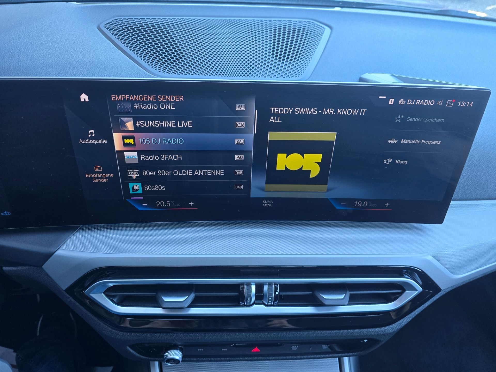 BMW 320 d xDrive 48V Touring Steptronic-image-14