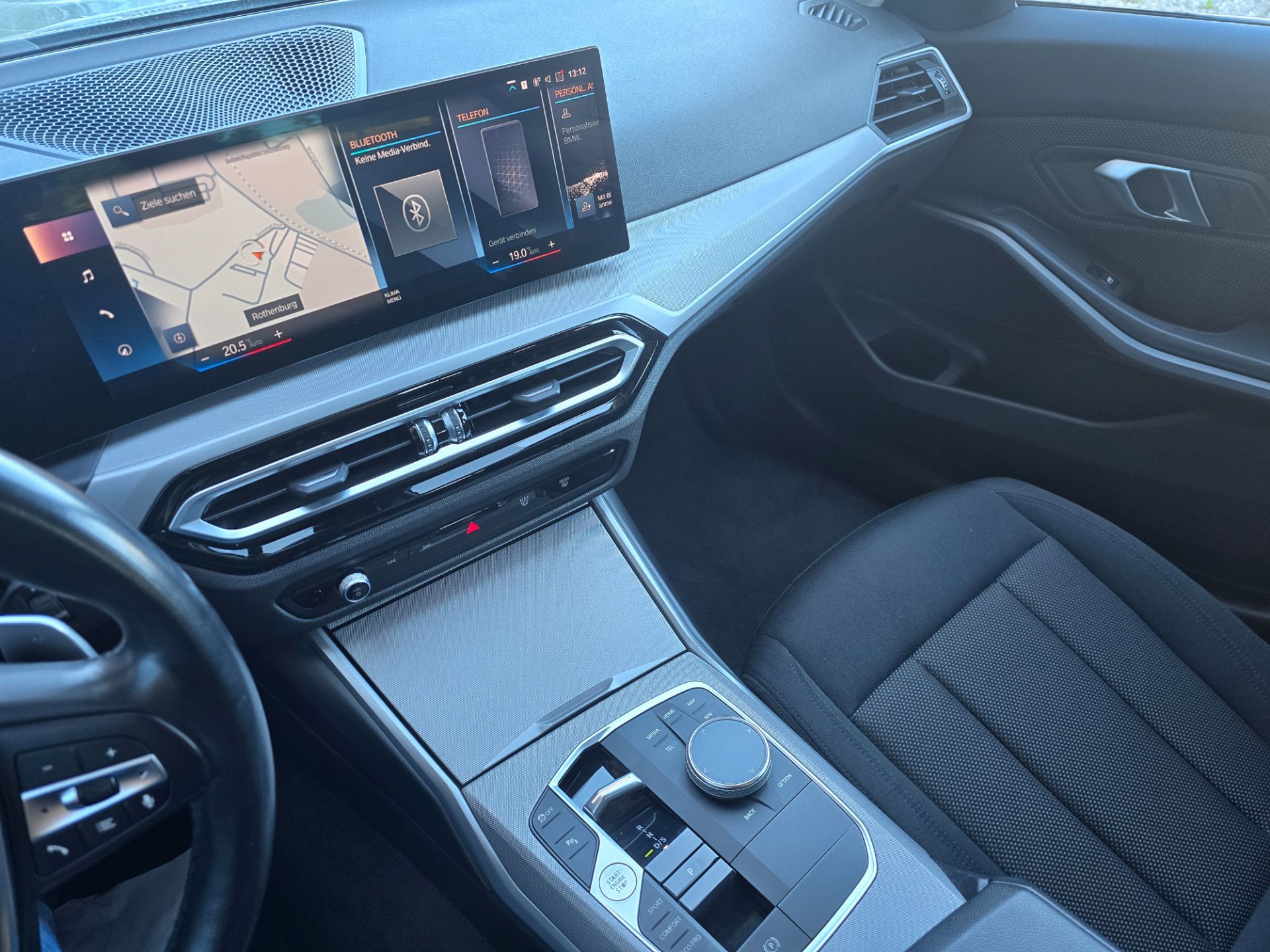 BMW 320 d xDrive 48V Touring Steptronic-image-10