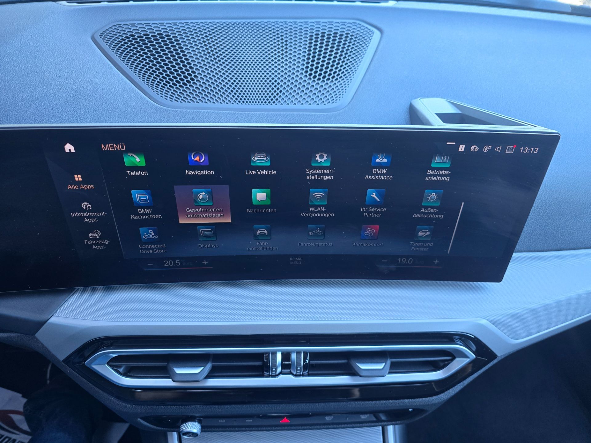 BMW 320 d xDrive 48V Touring Steptronic-image-16