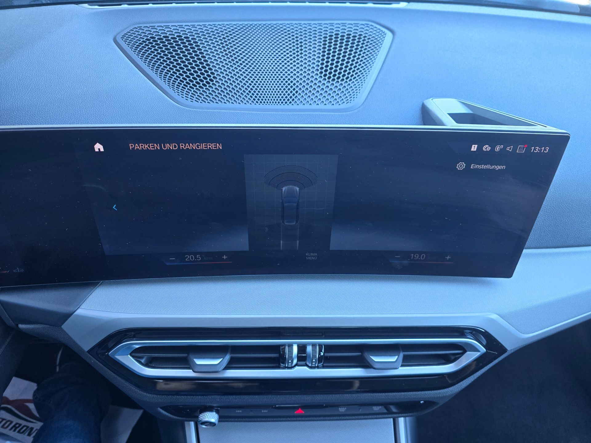 BMW 320 d xDrive 48V Touring Steptronic-image-13