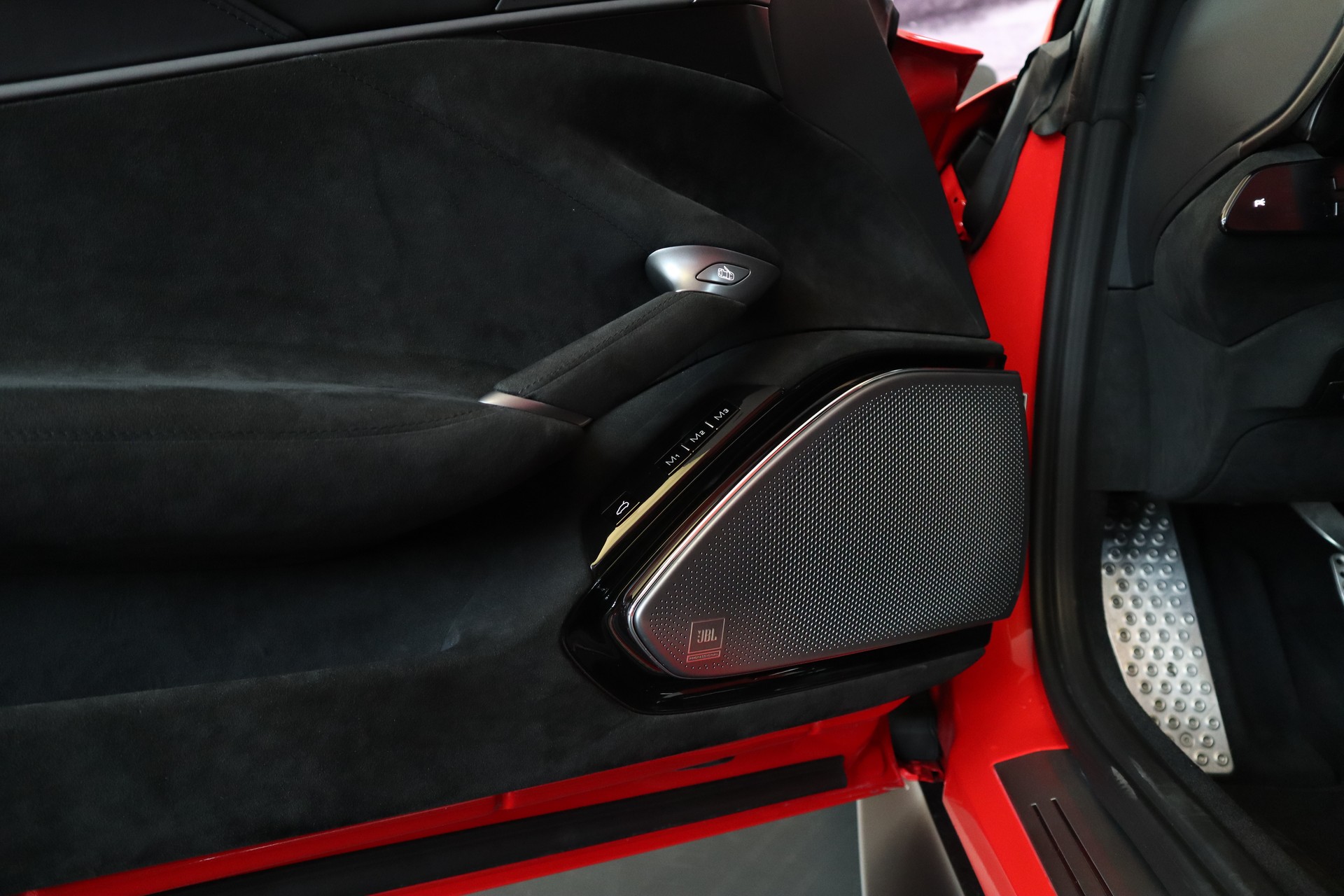 FERRARI Roma 3.9 V8 T Spider-image-23