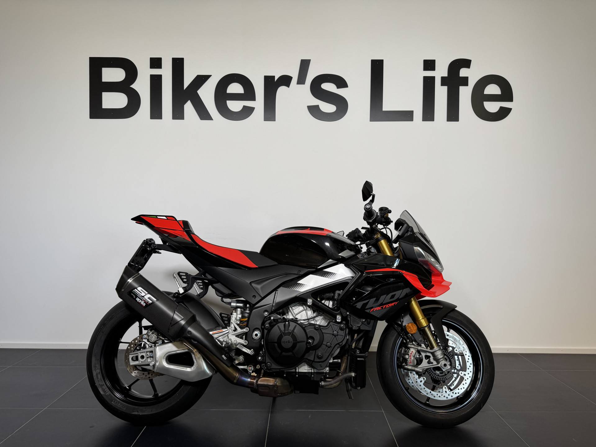APRILIA Tuono V4 1100 Factory-image-0
