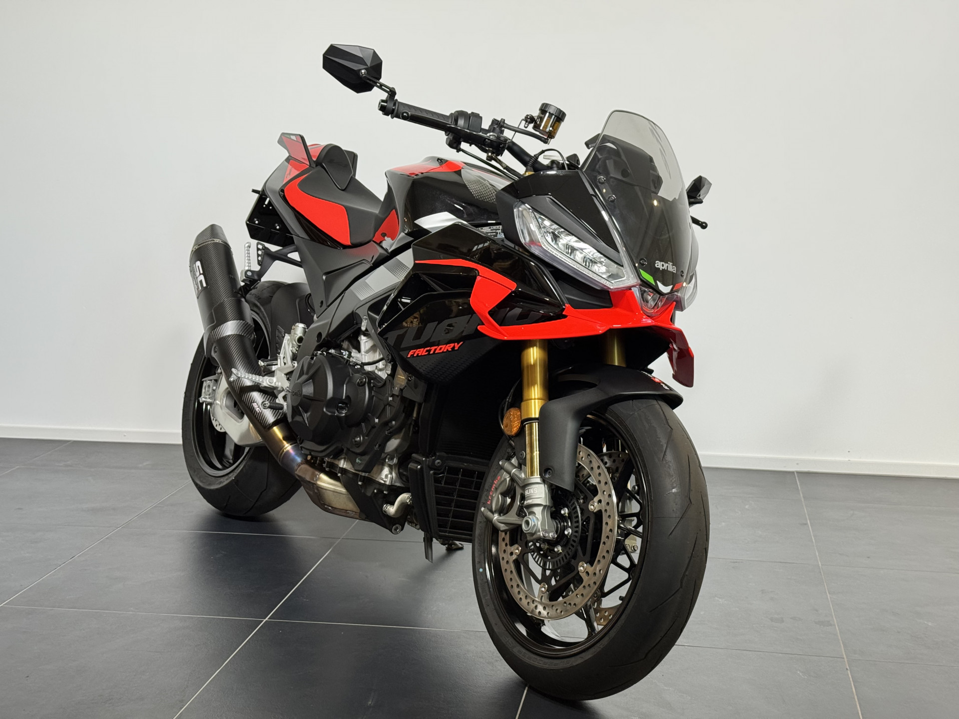 APRILIA Tuono V4 1100 Factory-image-5